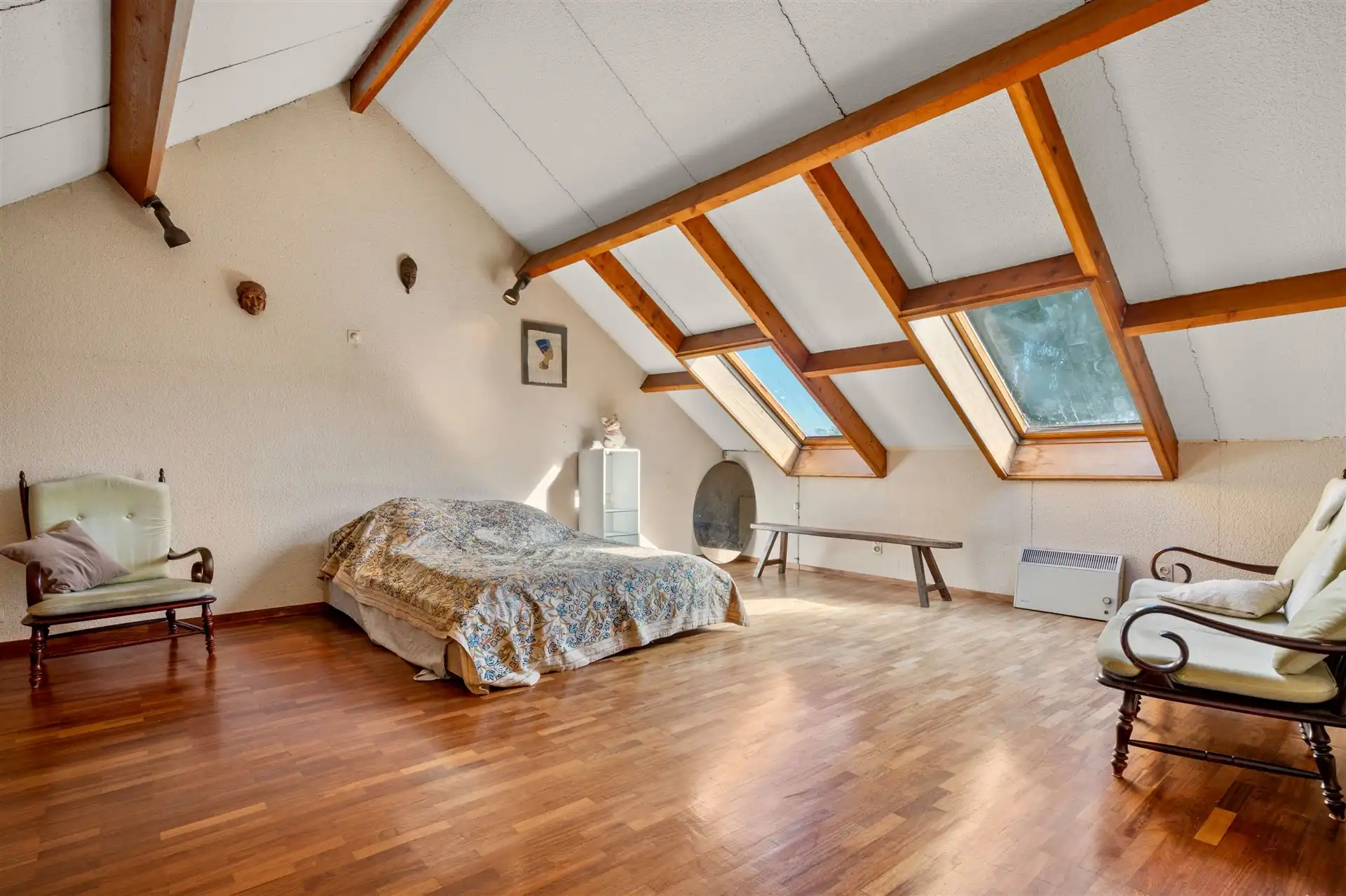 Bijzonder unieke villa op zeer ruim perceel foto 17