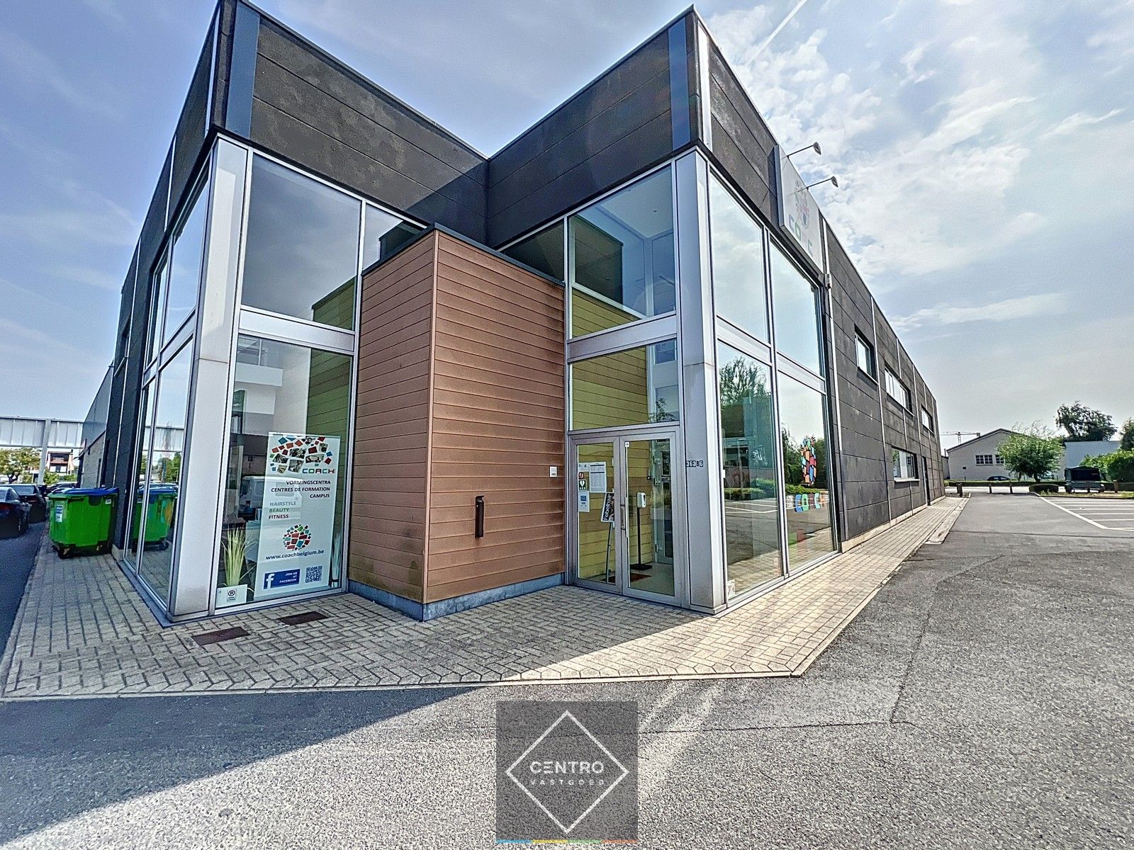 Instapklaar PERFECT onderhouden multifunctioneel BEDRIJFSPAND (1.180 m²) voor handel, kantoor of dienstensector (huidige uitbating: opleidingscentrum) ! foto 54