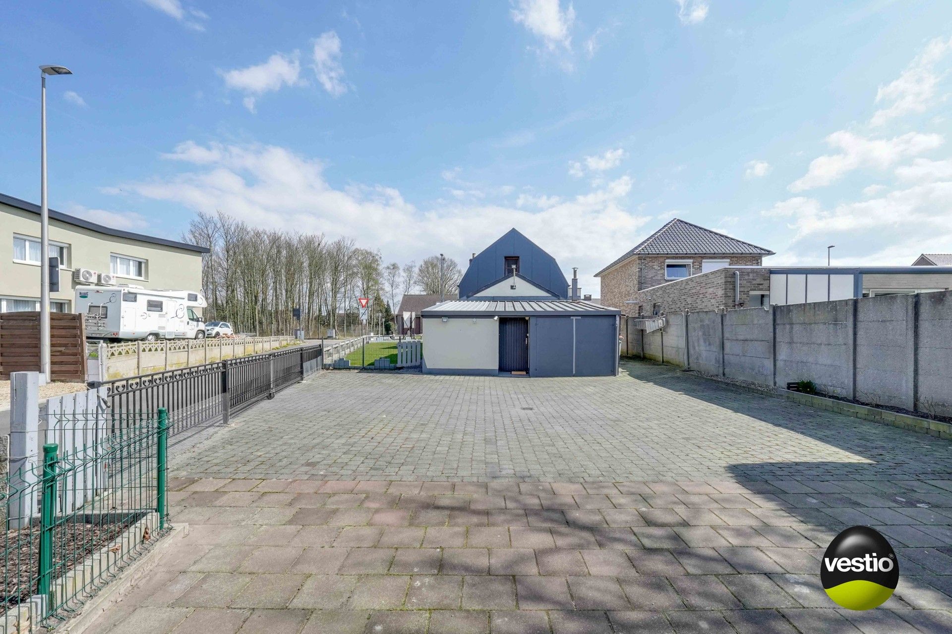 KARAKTERVOLLE, TE RENOVEREN WONING VLAKBIJ CENTRUM VAN OPGLABBEEK foto 25