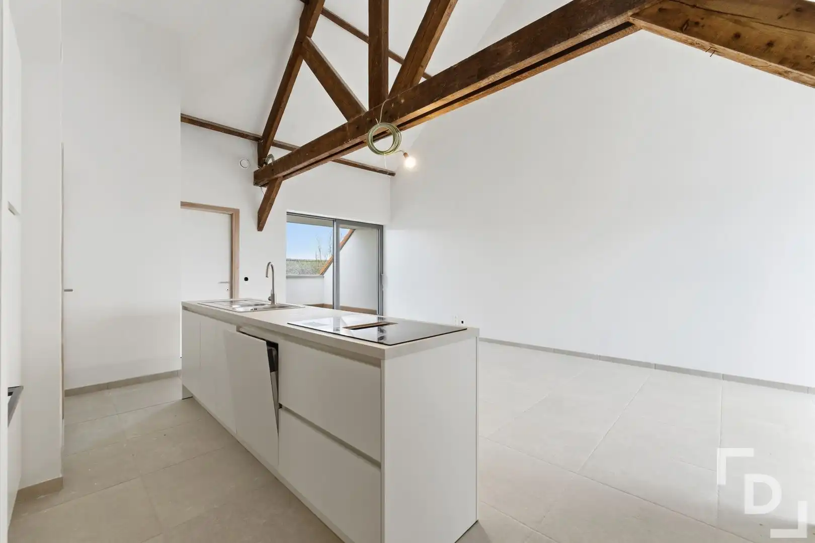 Nieuwbouwappartement met 2 terrassen te koop in centrum Ieper. foto 5