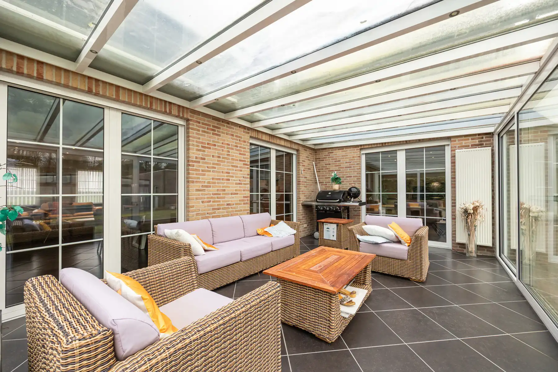 Energiezuinige villa met 5 slaapkamers en ruim bijgebouw op een perceel van 1.240m². foto 9