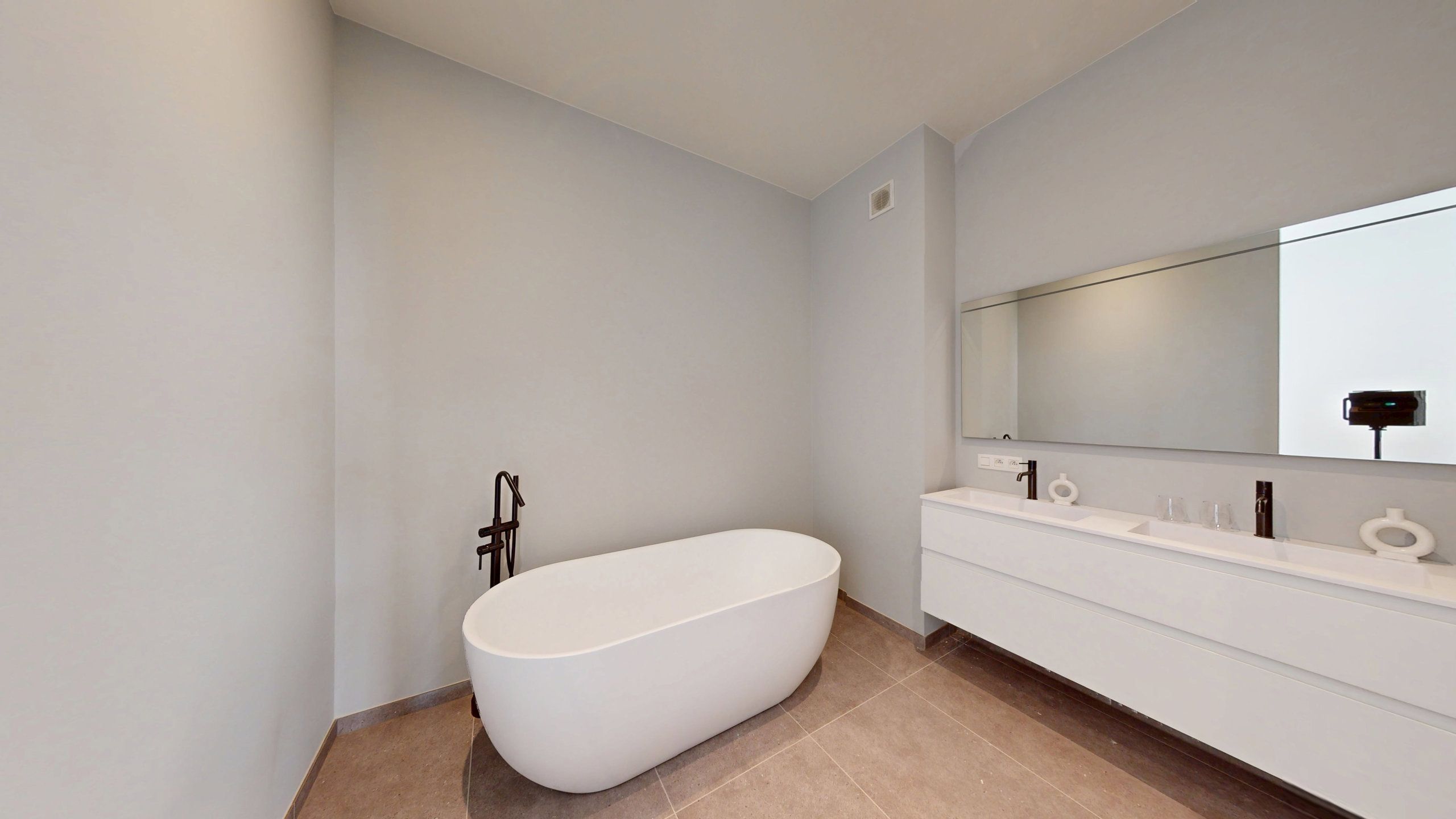 ANTWERPEN-ZUID - Gelijkvloers drie slaapkamer appartement  foto 11