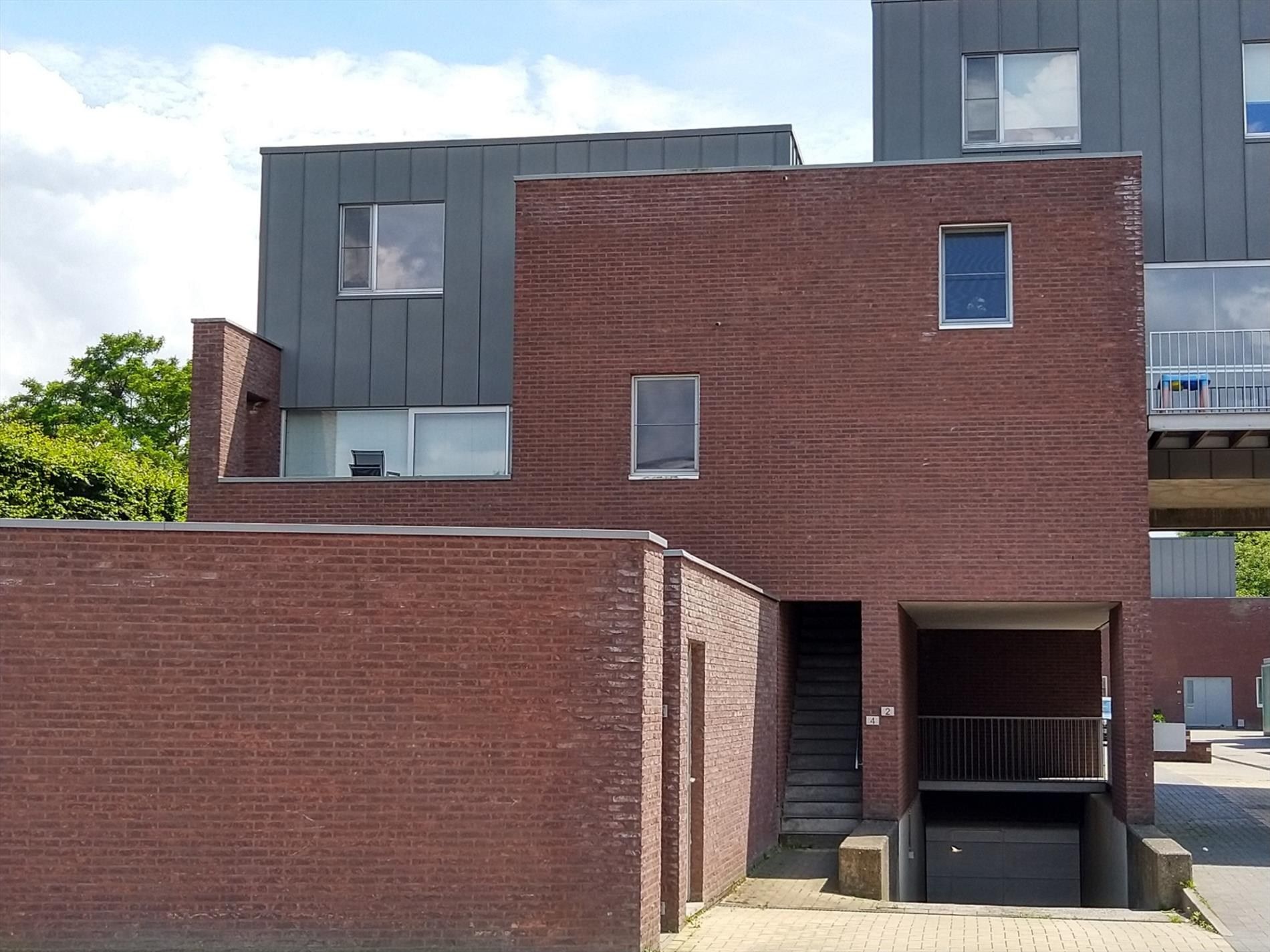 een ruim en deels bemeubeld duplexappartement met terrassen, autostaanplaats en berging foto 15