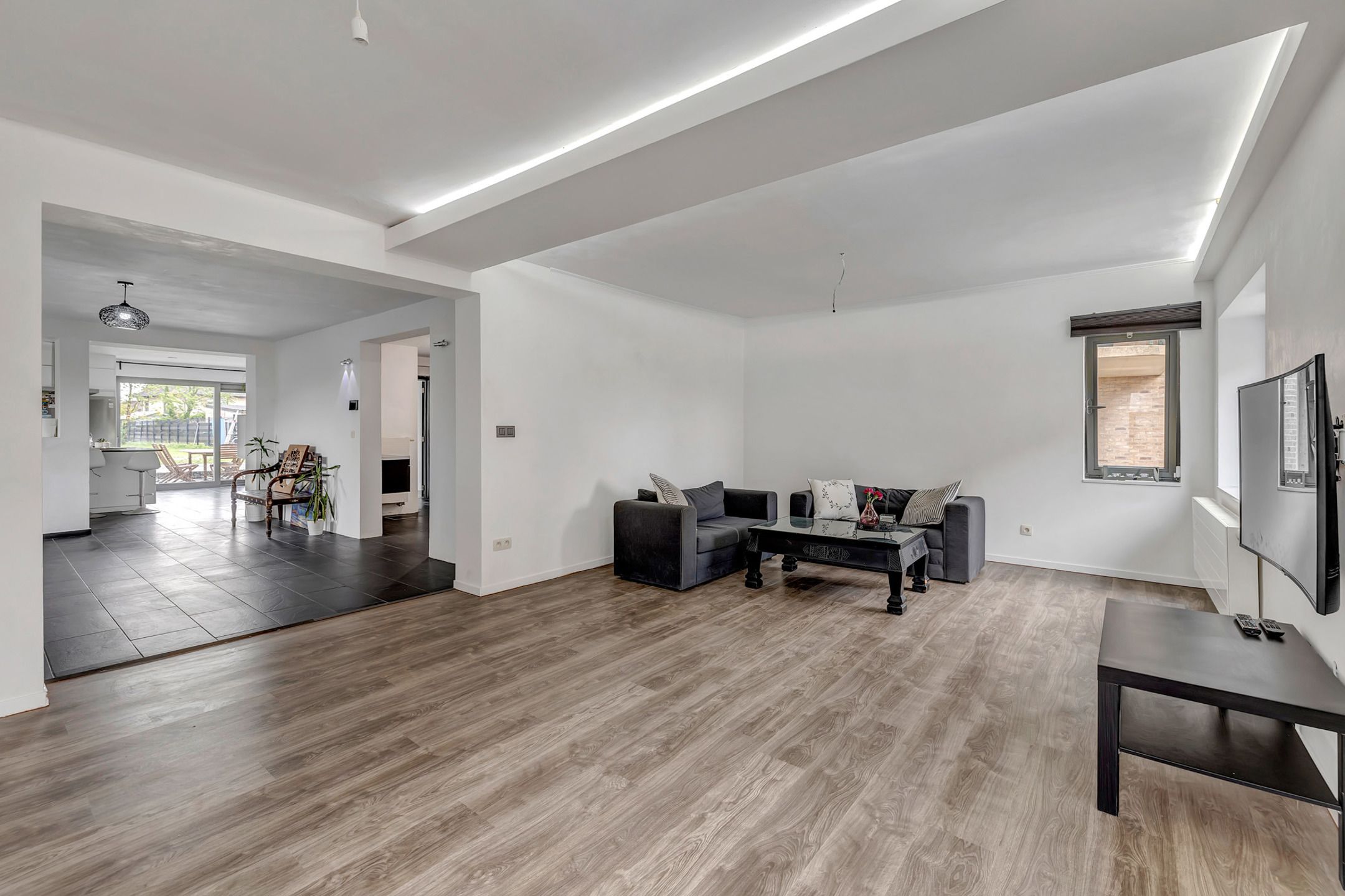 Instapklare villa met 6 slpk en uitstekende mobiliteitsscore foto 10