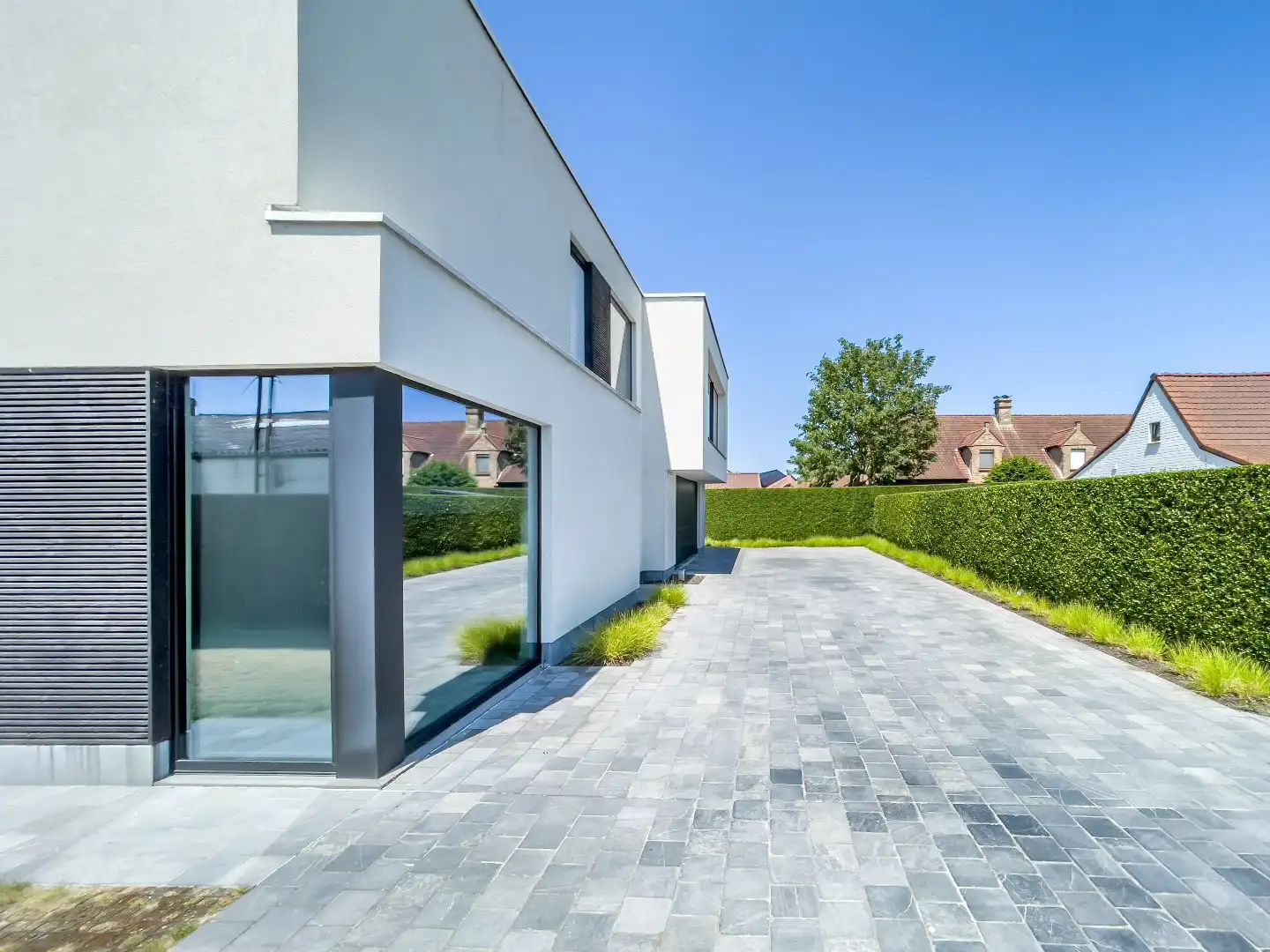 Hedendaagse villa (°2017) gelegen vlakbij het centrum van Knokke. foto 30