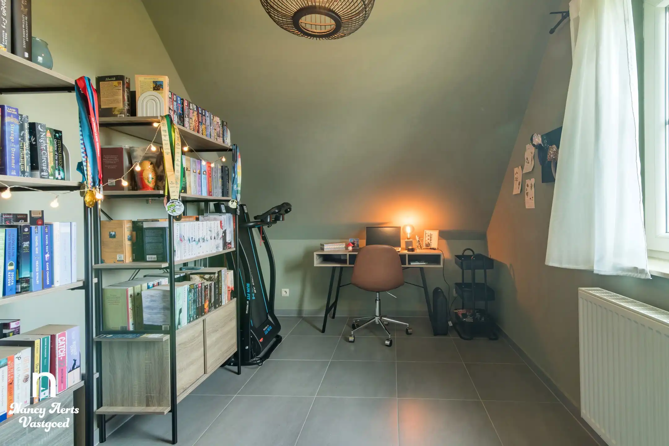 Instapklaar duplex-appartement met terras en 2 parkings foto 18