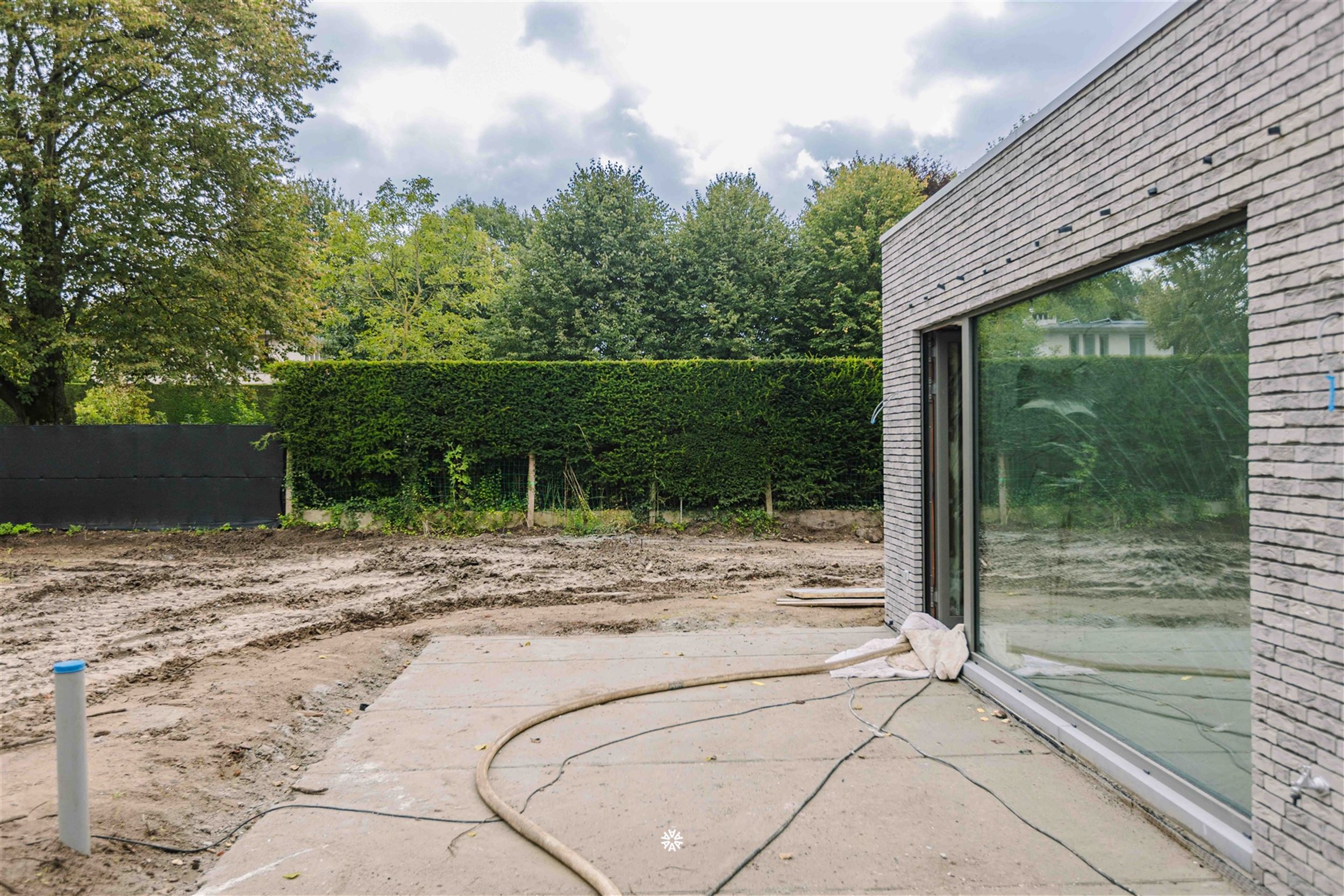 Hoogwaardig afgewerkte koppelvilla in de groene rand van Sint-Niklaas foto 1