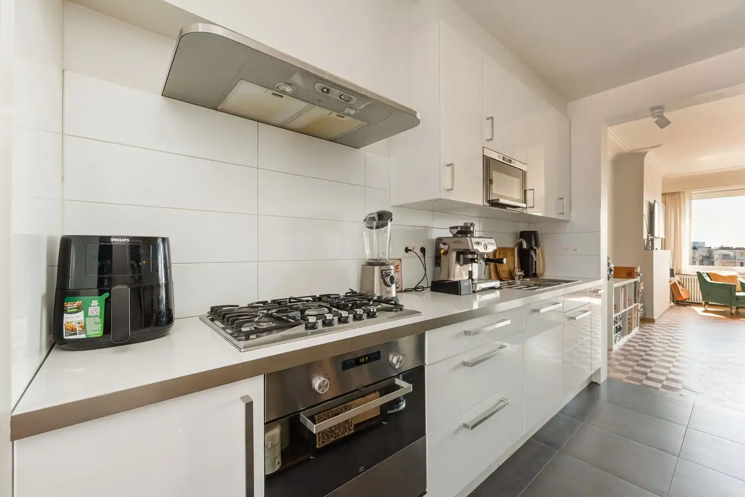 lichtrijk appartement met terras op de hoogste verdieping foto 5