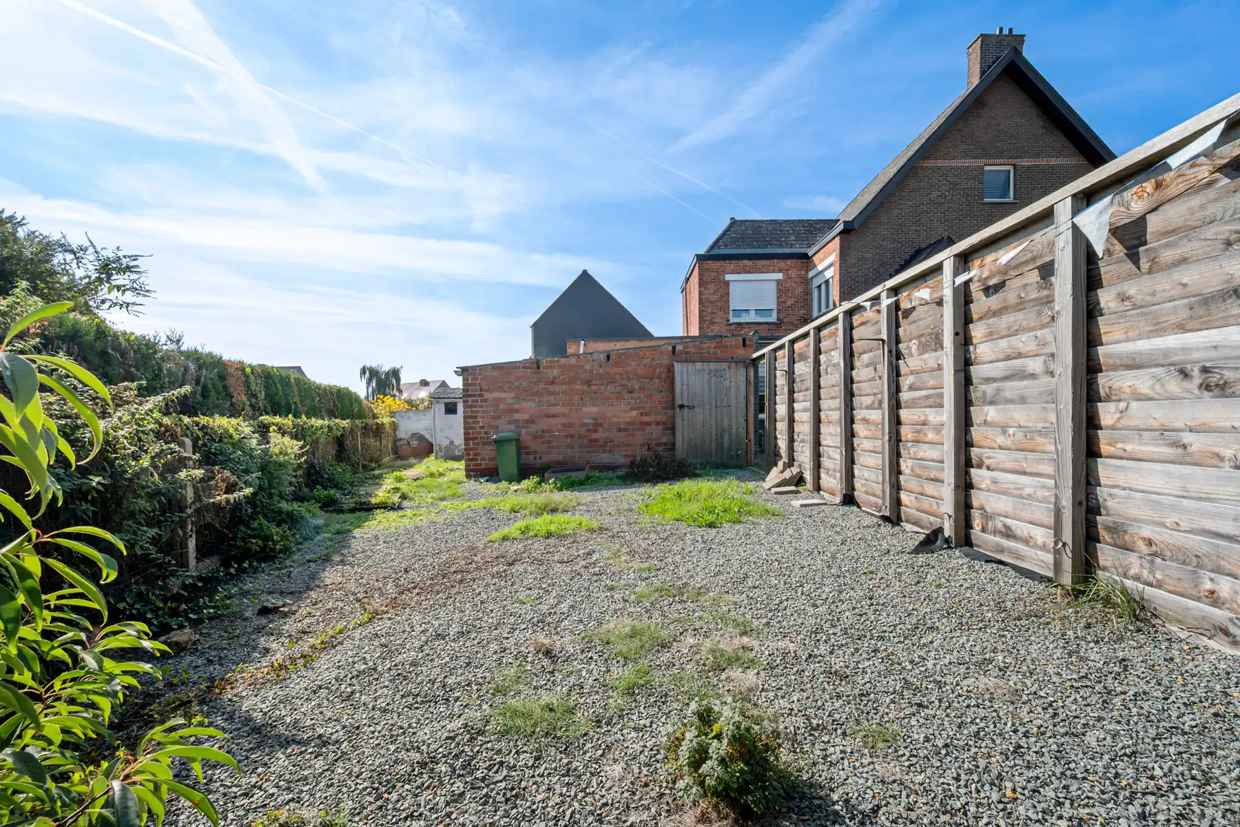 Woning met naastliggende bouwgrond foto 3