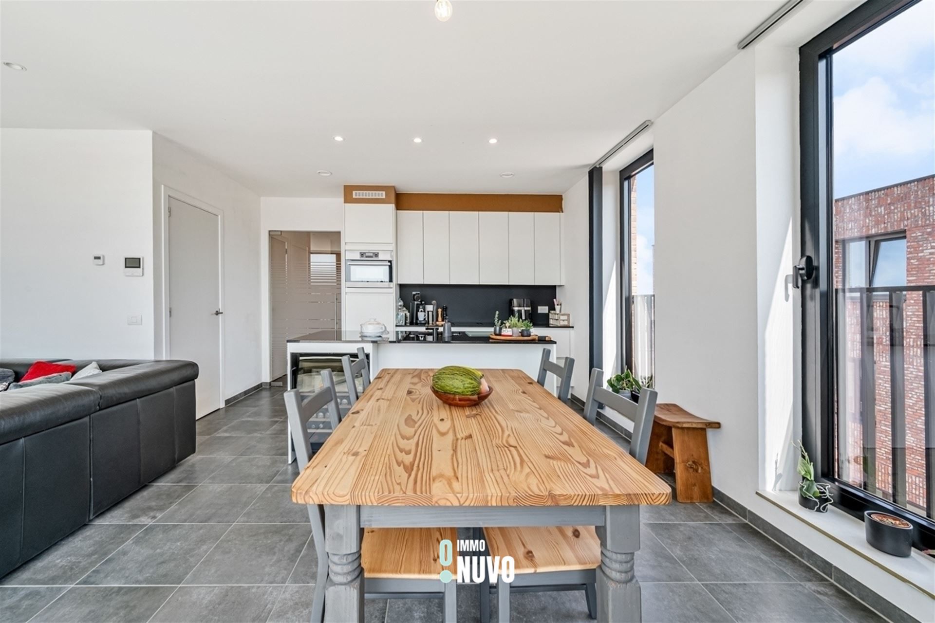 Recente Penthouse met 3 slaapkamers en ruim terras  foto {{pictureIndex}}