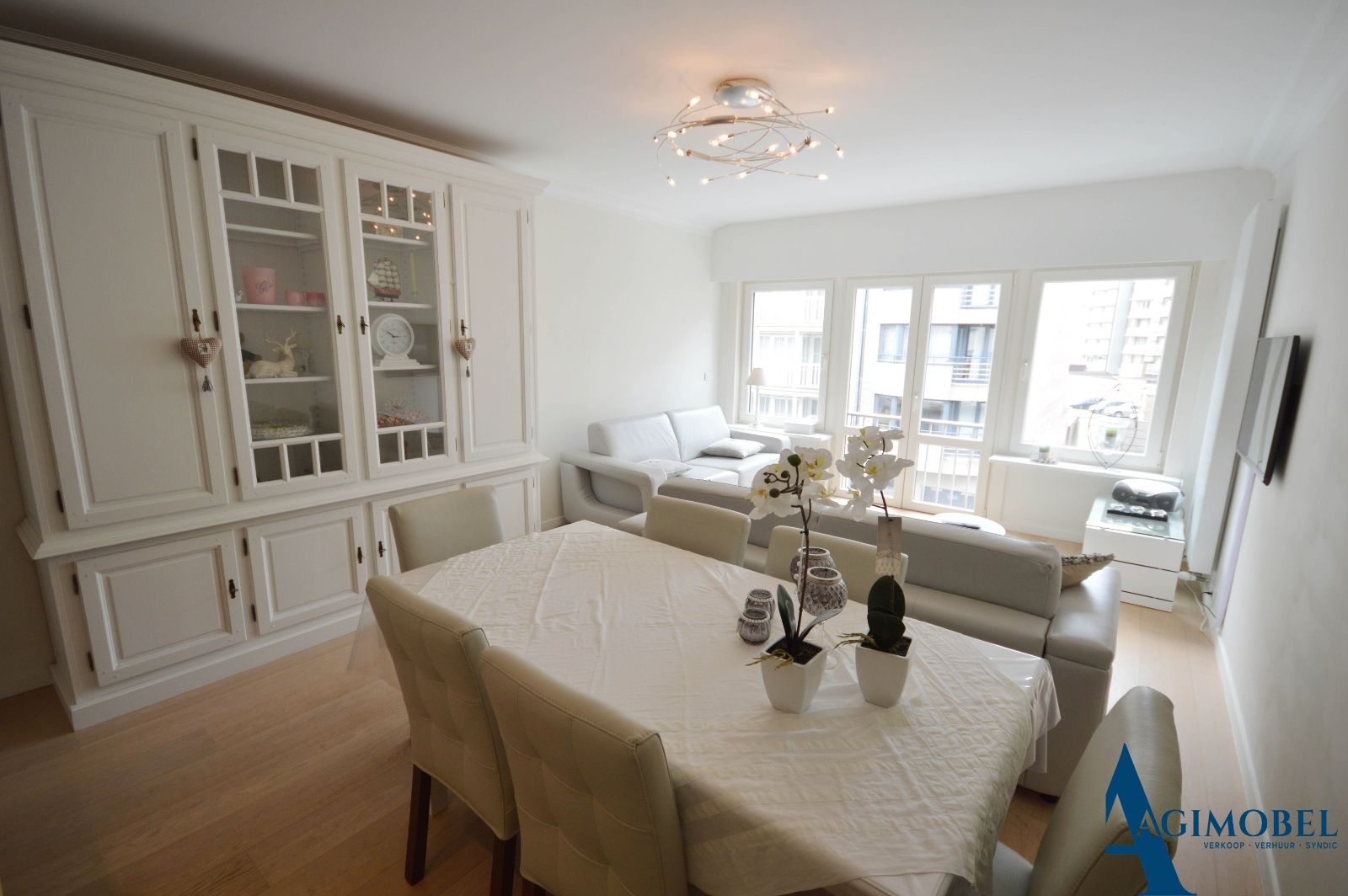 Gezellige en lichtrijke gemeubelde studio op 100 m van de Zeedijk in Knokke foto 6