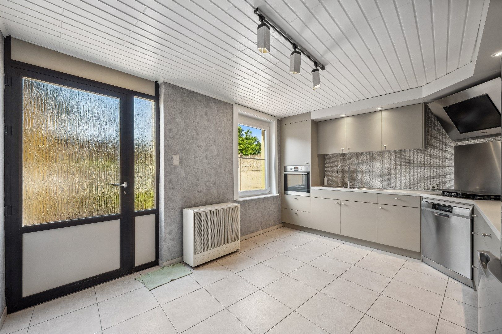 Gezinswoning met 3 slaapkamers en tuin foto 11
