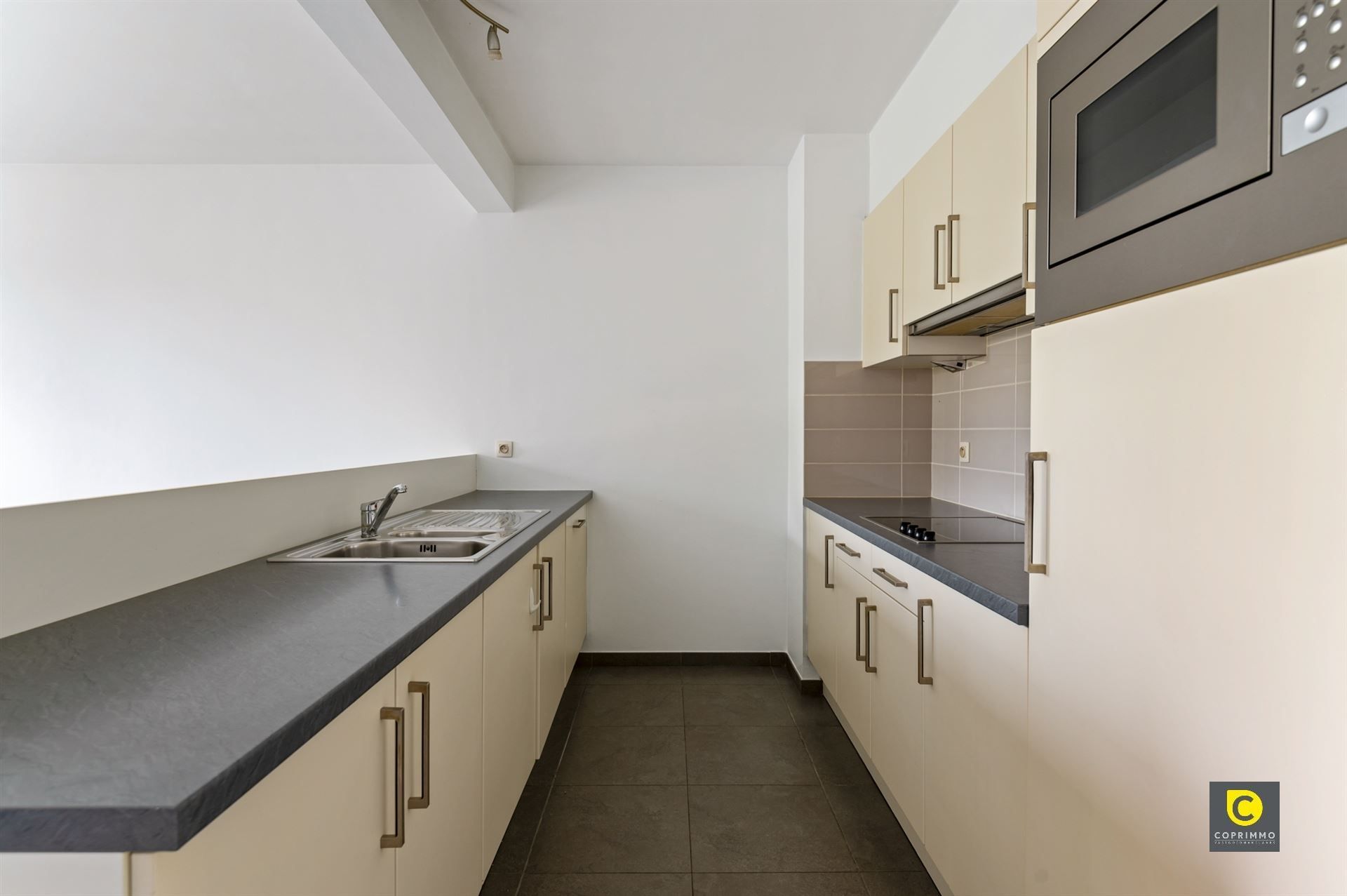 Appartement met terras+tuin en autostaanplaats foto 9