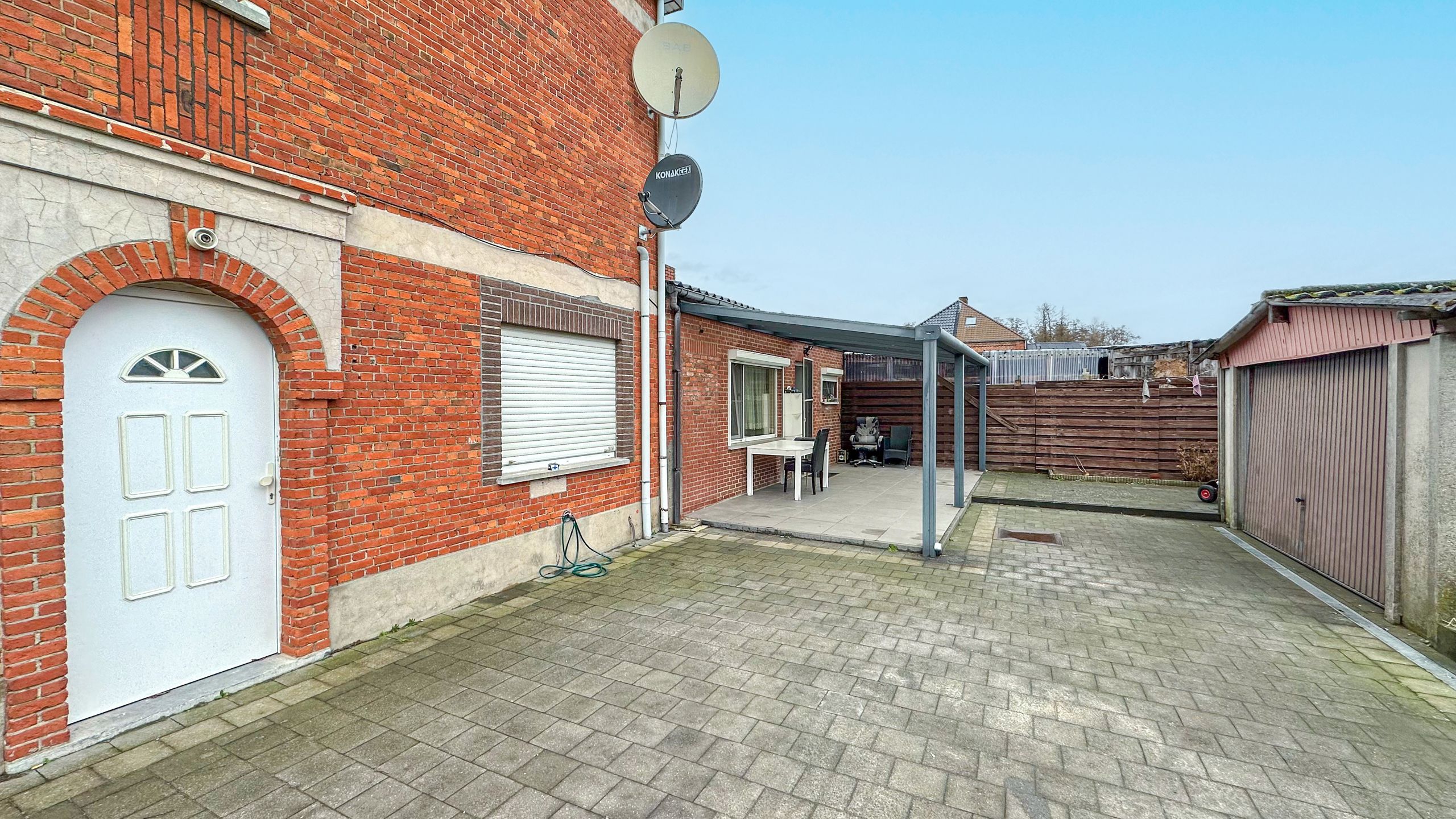 Vernieuwde ruime woning met 4slpks en terras te Beringen! foto 29