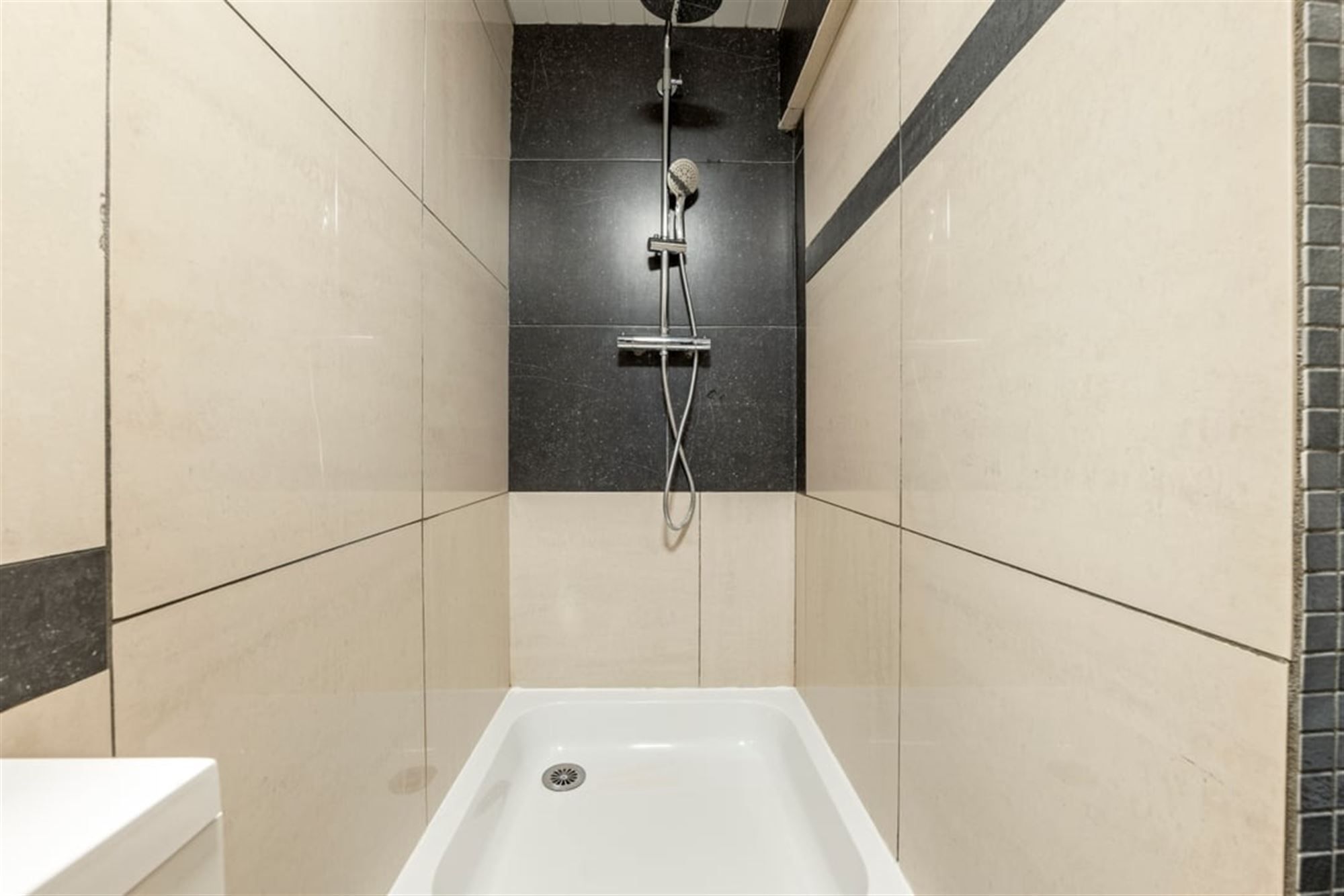 KNAP EN ENERGIEZUINIG APPARTEMENT MET 3 SLKS EN RUIM TERRAS VAN 55M² IN GENK  foto 28
