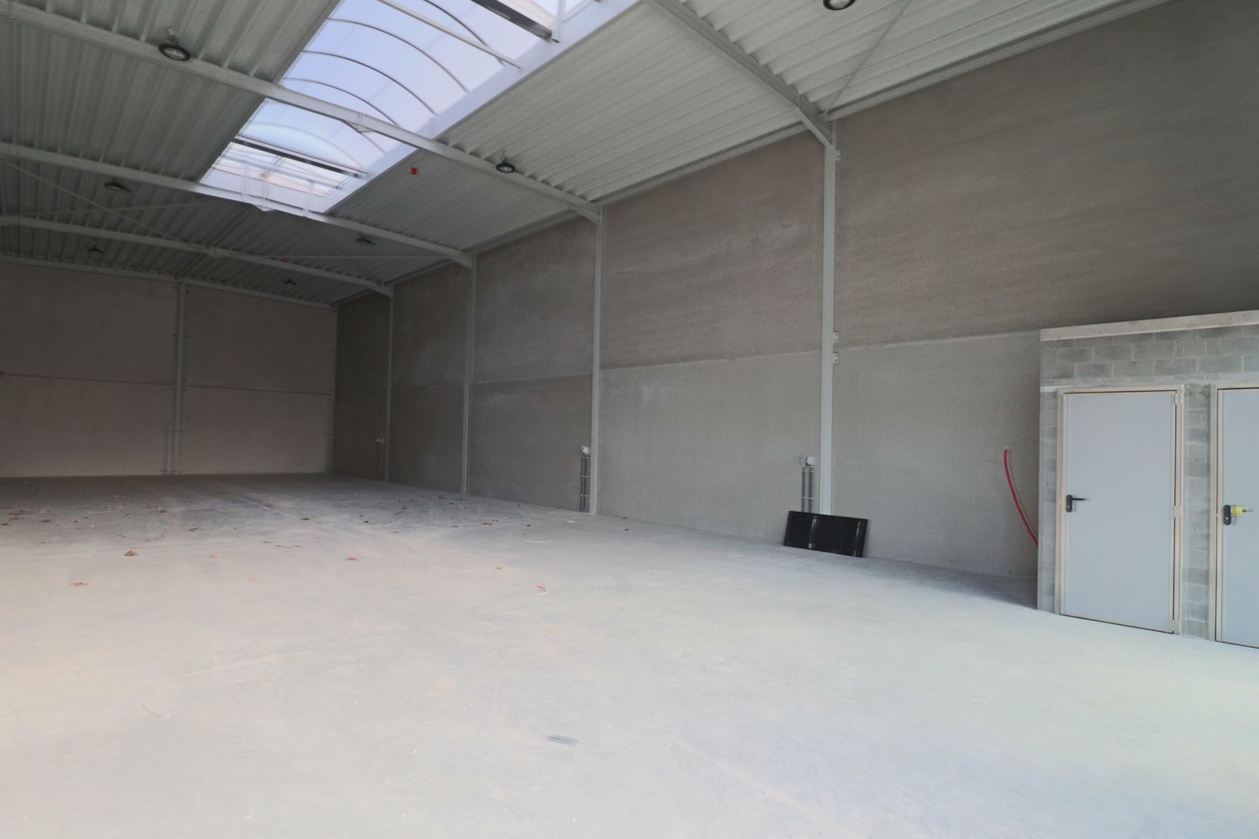 Een nieuwbouw opslag- / bedrijfsruimte van 275 m². foto 5