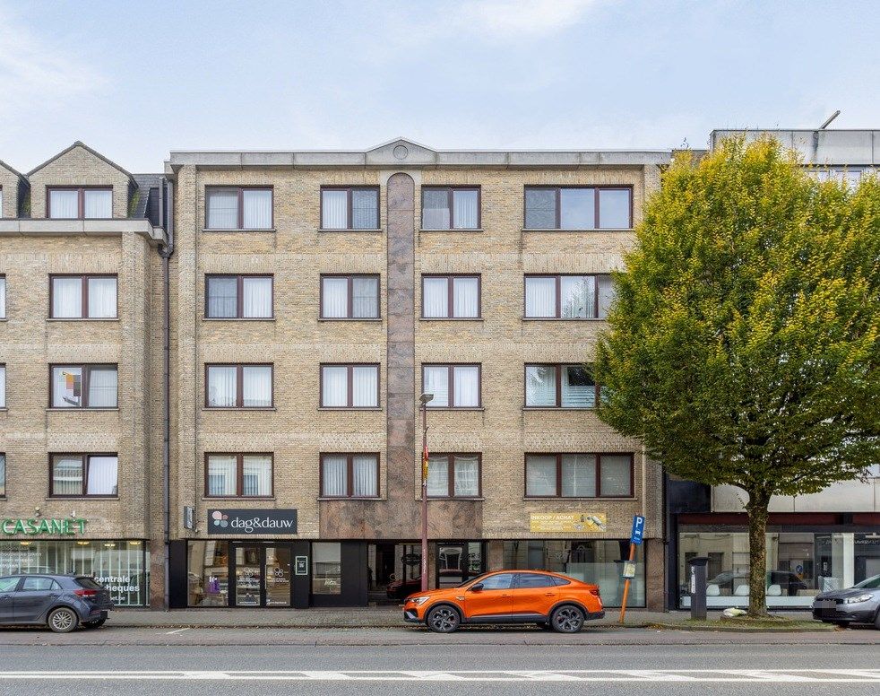 Goed gelegen appartement met 1slaapkamer en terras. foto {{pictureIndex}}