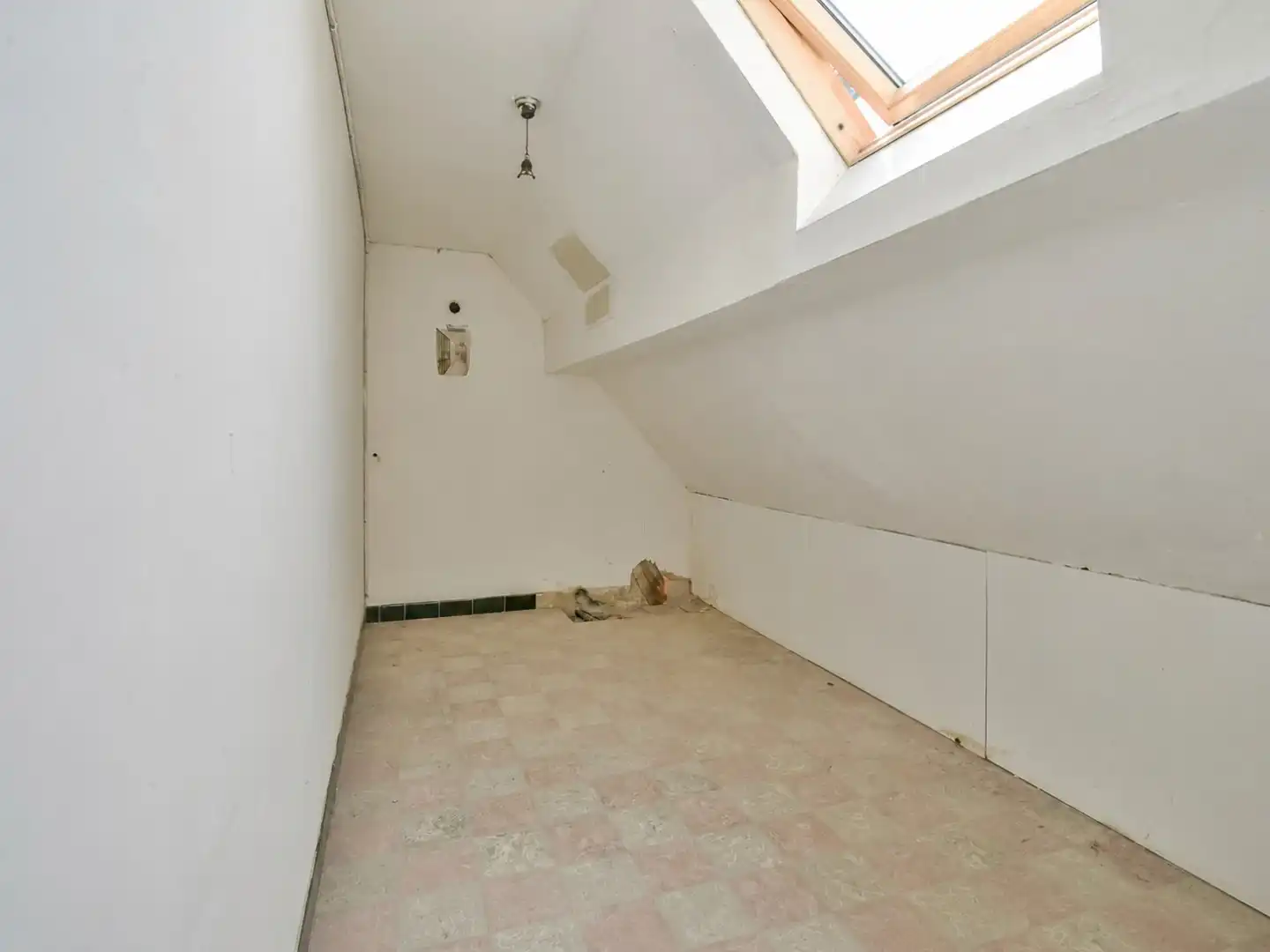 Woning met renovatiepotentieel! foto 9