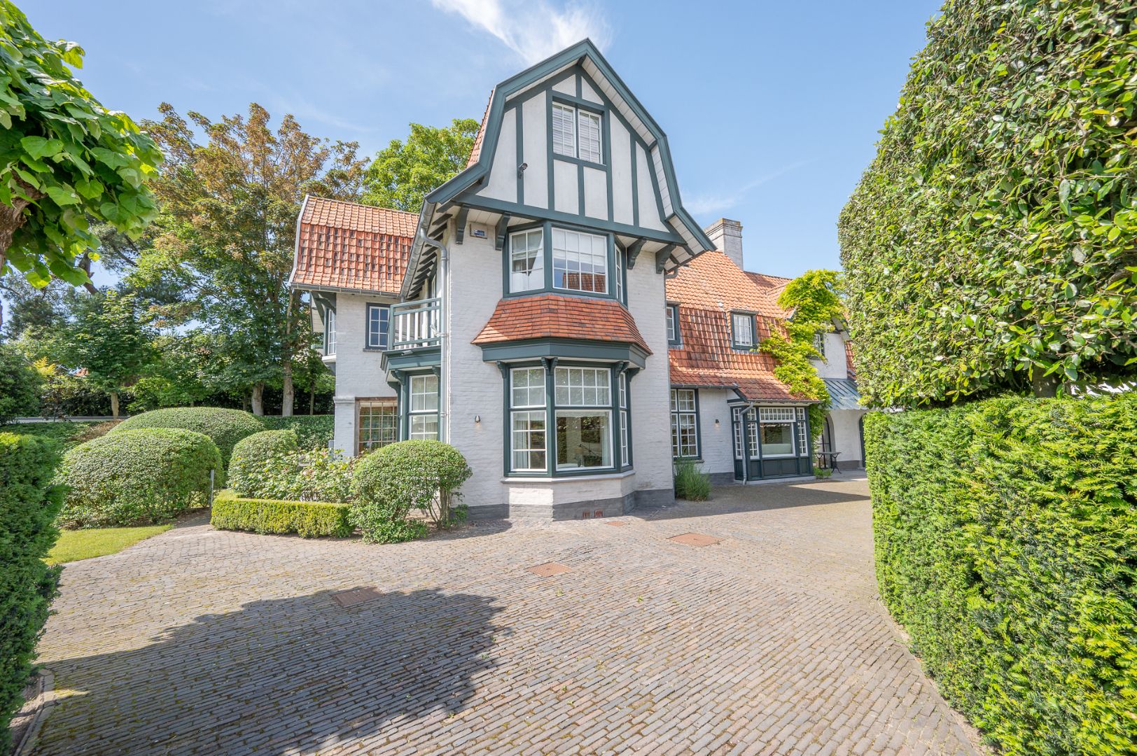 Karaktervolle villa op topligging in het Zoute verscholen in een paadje nabij de zee en het Albertplein foto 5