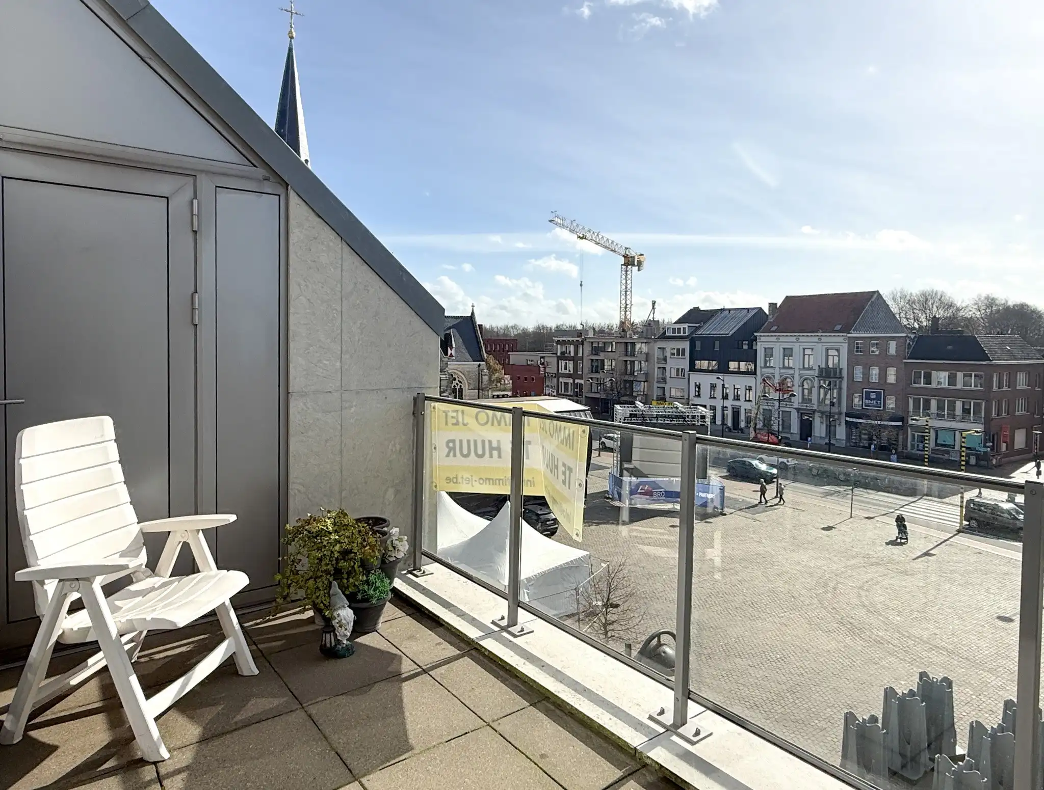 Duplexappartement met 2 slaapkamers op de Grote Markt van Beveren foto 4