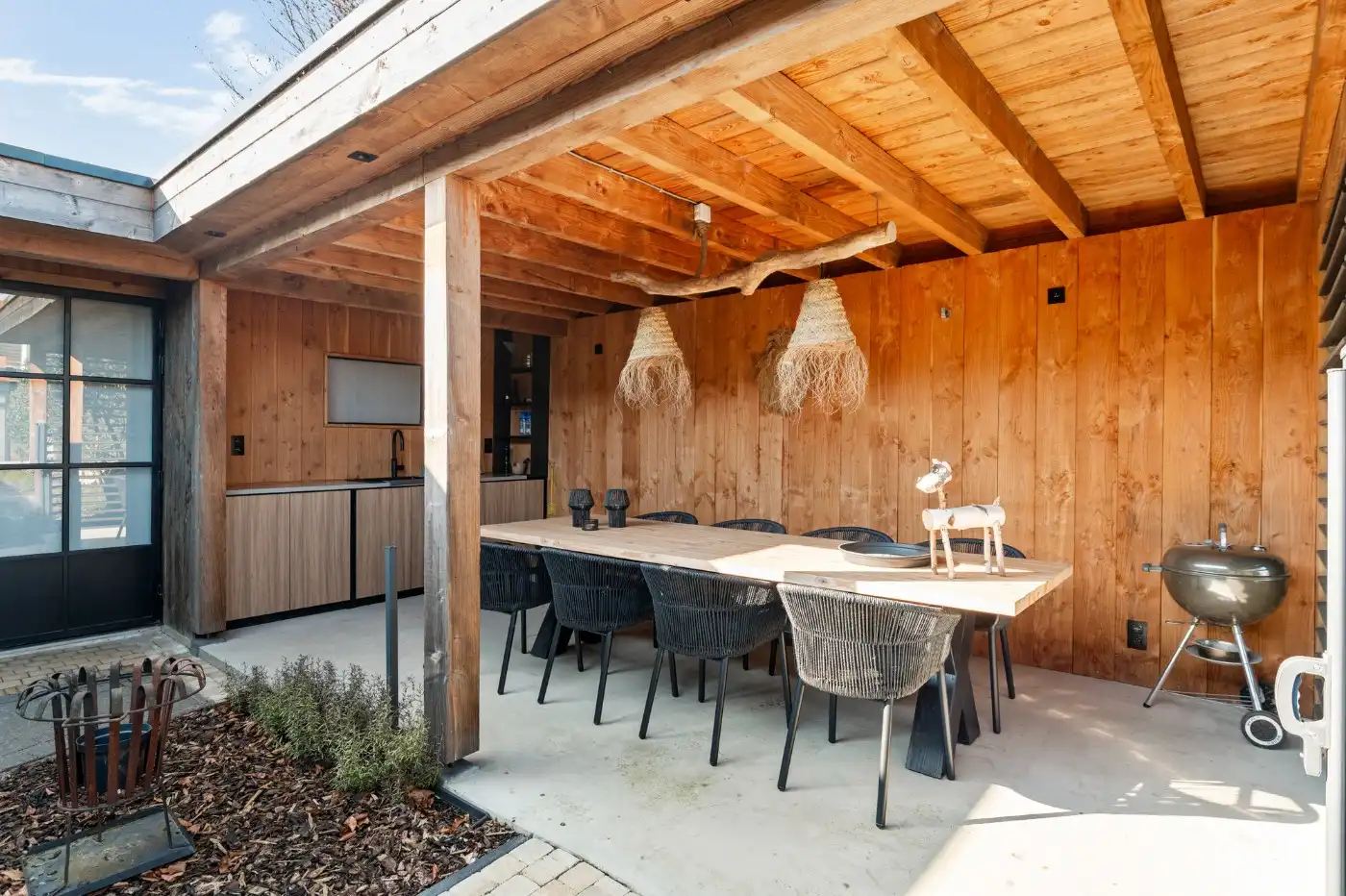 Ruime woning met commerciële ruimte, 2 slpk. en tuin foto 29