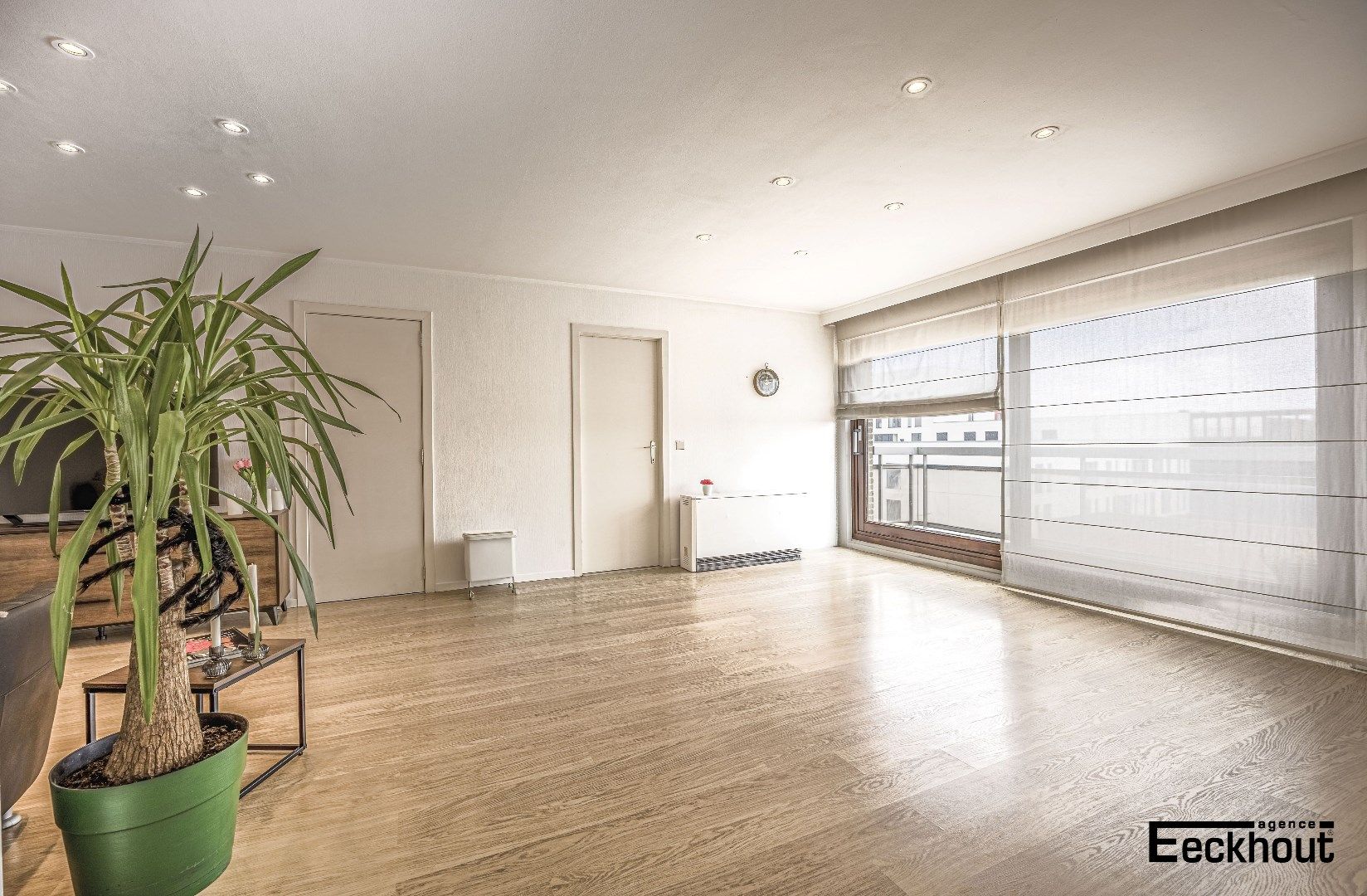 Instapklaar hoekappartement op gunstige ligging! foto 2
