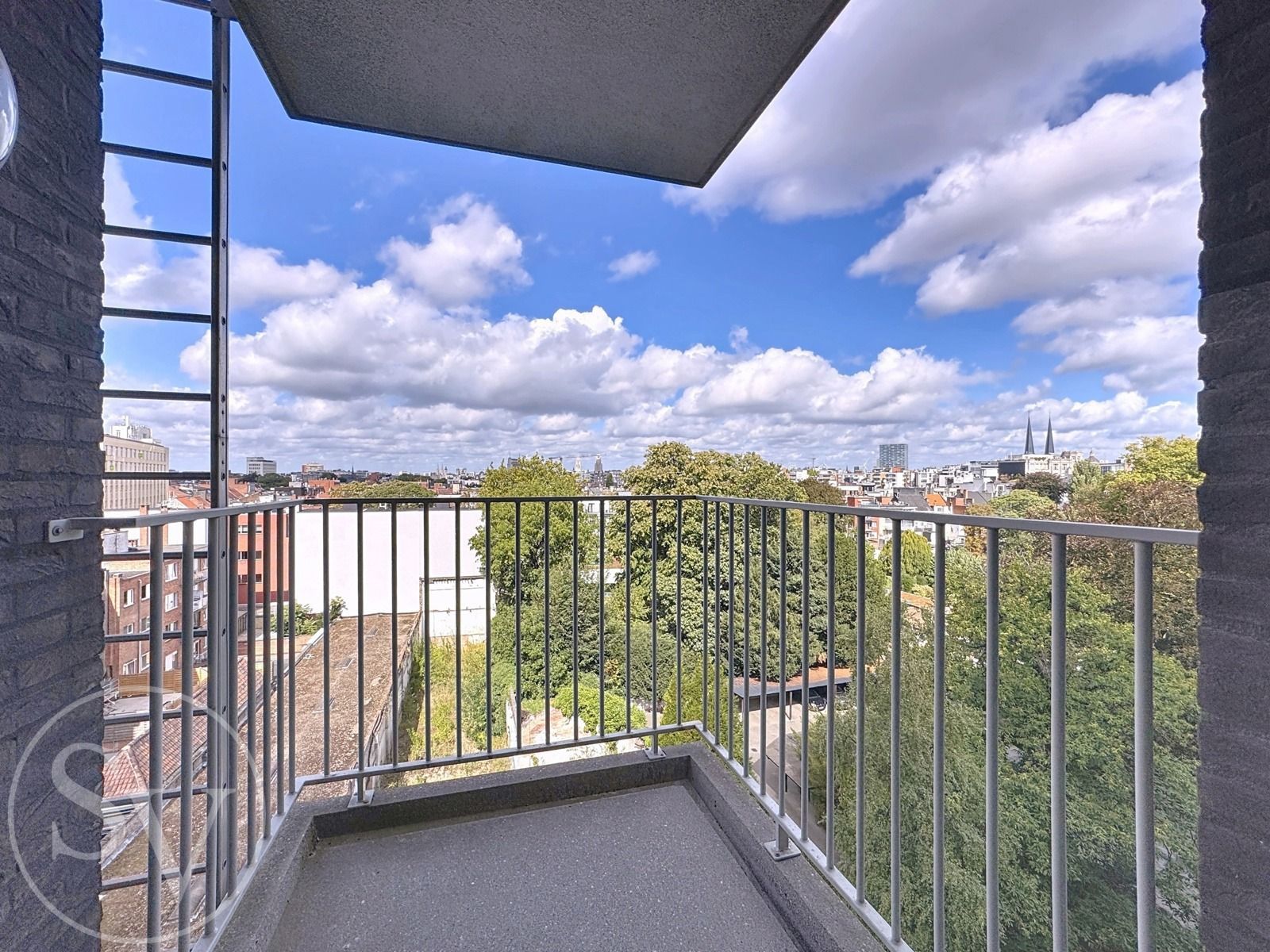 Appartement te koop foto {{pictureIndex}}