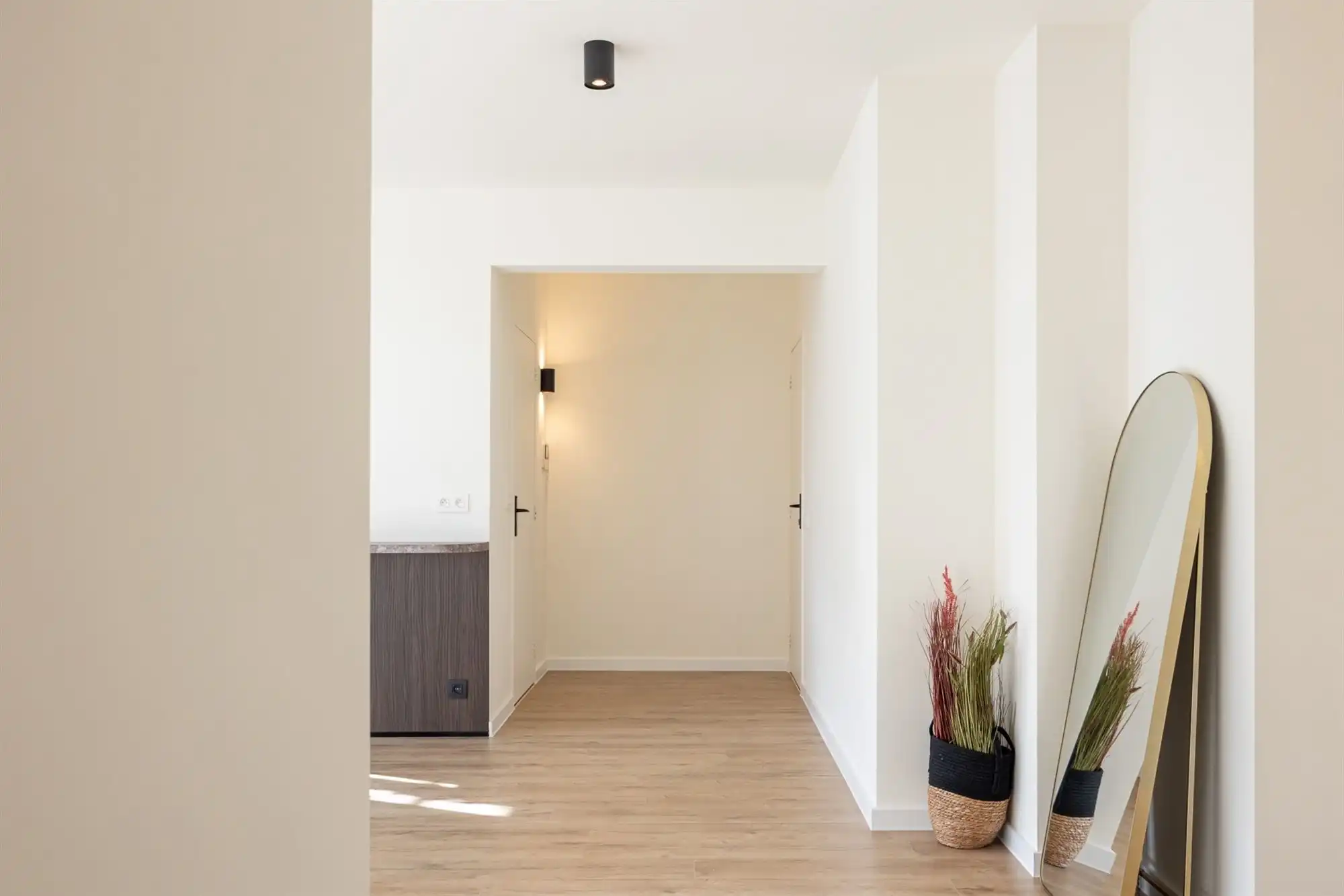 Volledig gerenov. app. met 2 slpkmrs. en terras te Pulhof foto 21