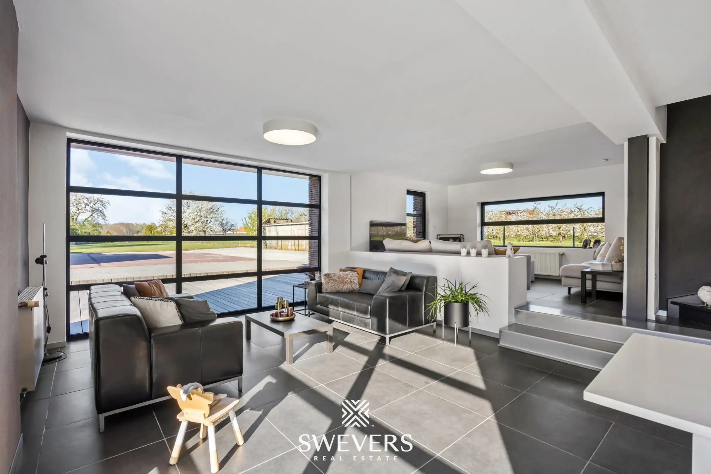 Instapklare open bebouwing met ruime tuin en prachtig uitzicht tussen de boomgaarden in Gingelom foto 6