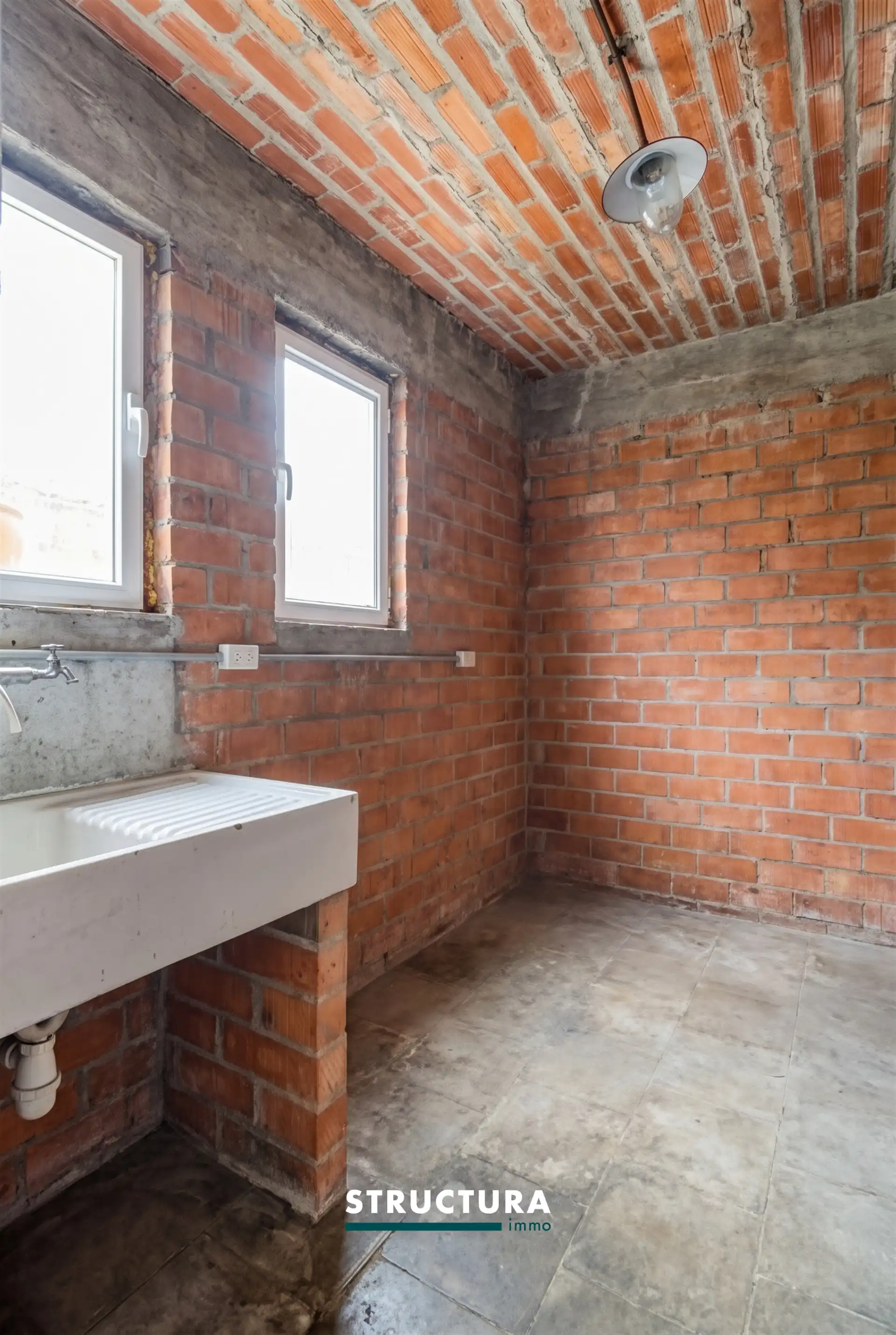 Ruime woning met tuin foto 11