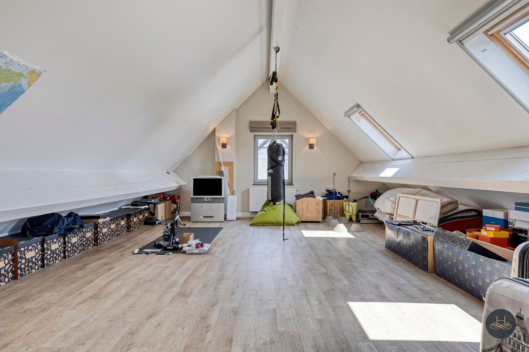 Instapklare villa met prachtig aangelegde tuin en zwembad foto 21