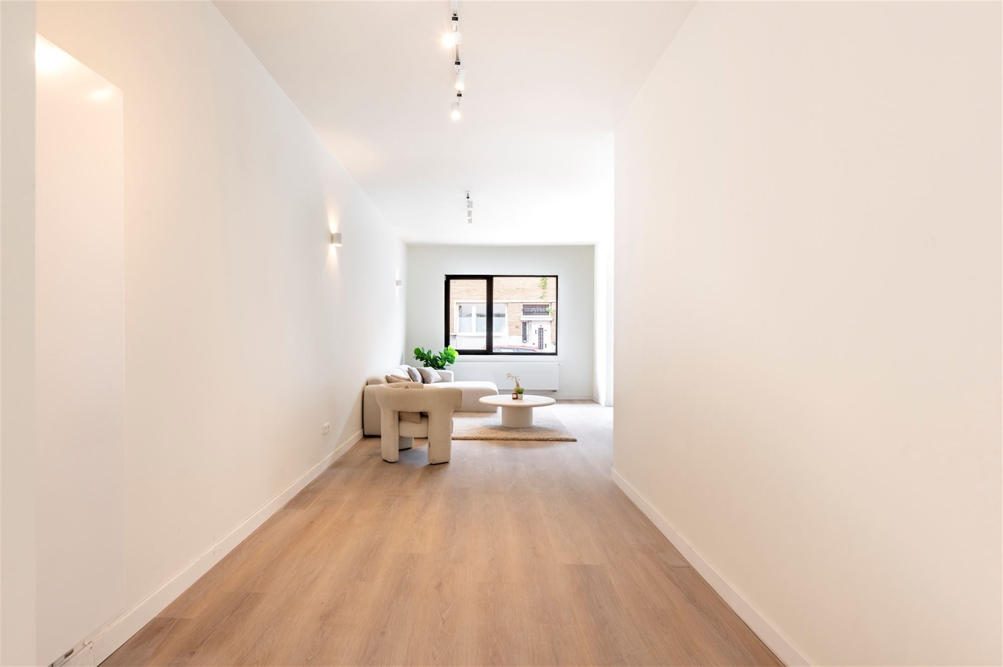 Gerenoveerde woning met tuin foto 3