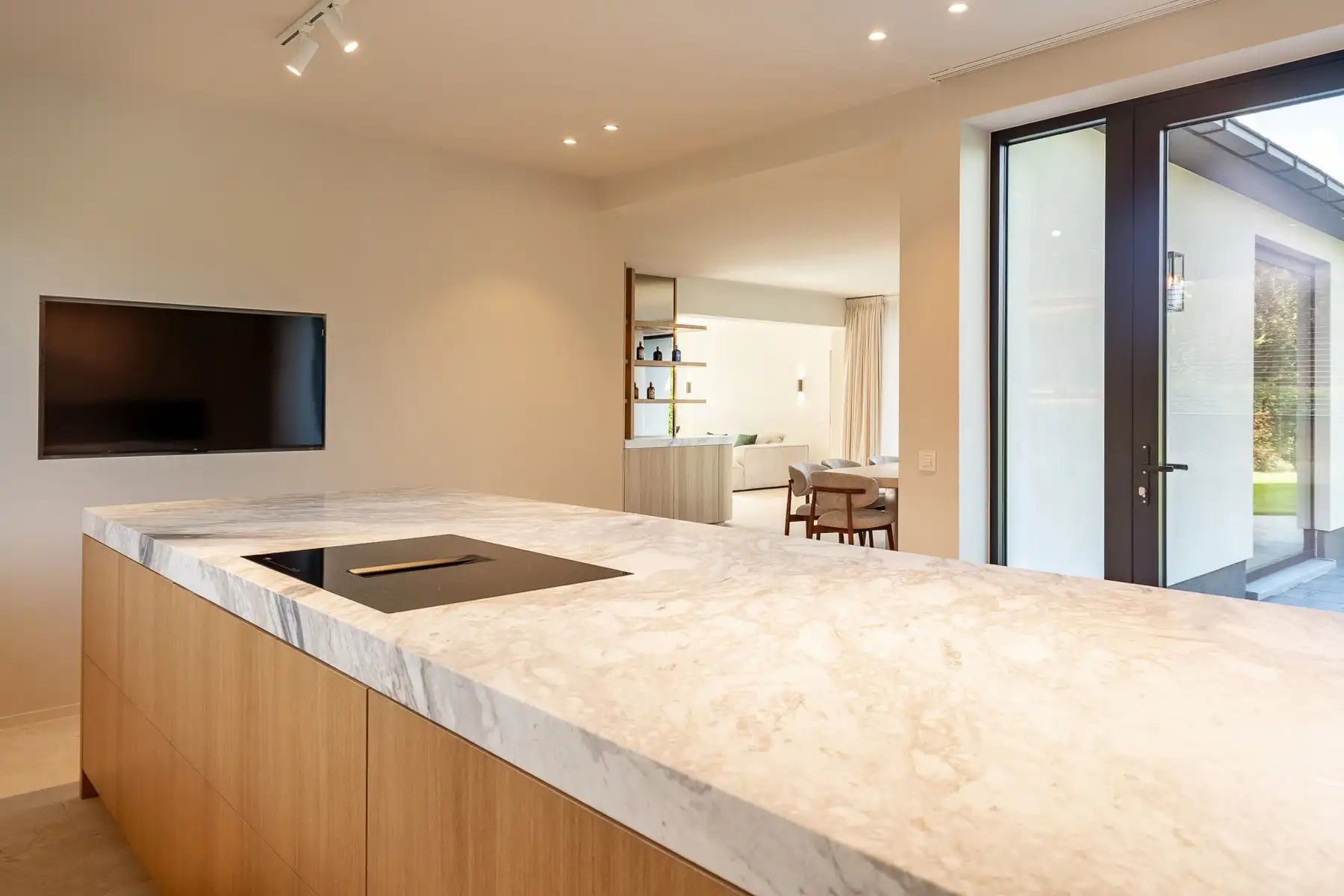 Smaakvol gerenoveerde alleenstaande woning foto 8