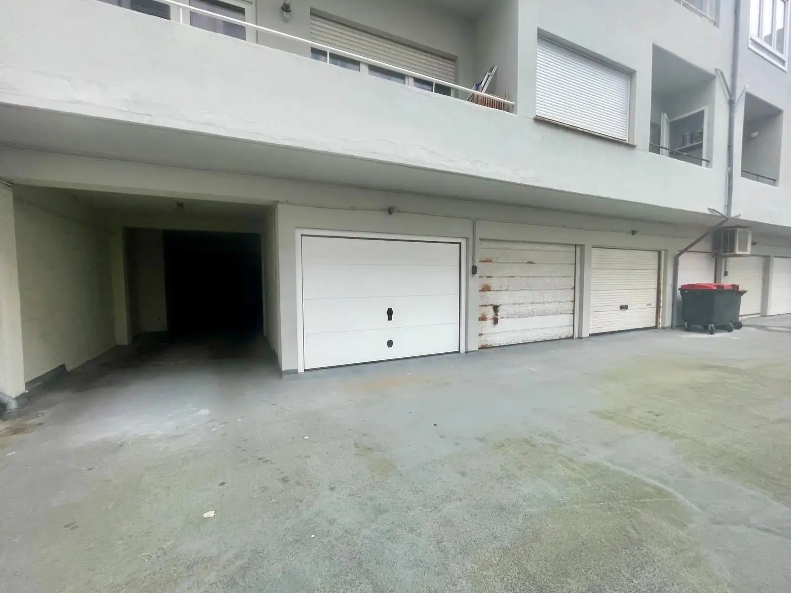 Garagebox in veilig complex, op wandelafstand van het strand foto 4