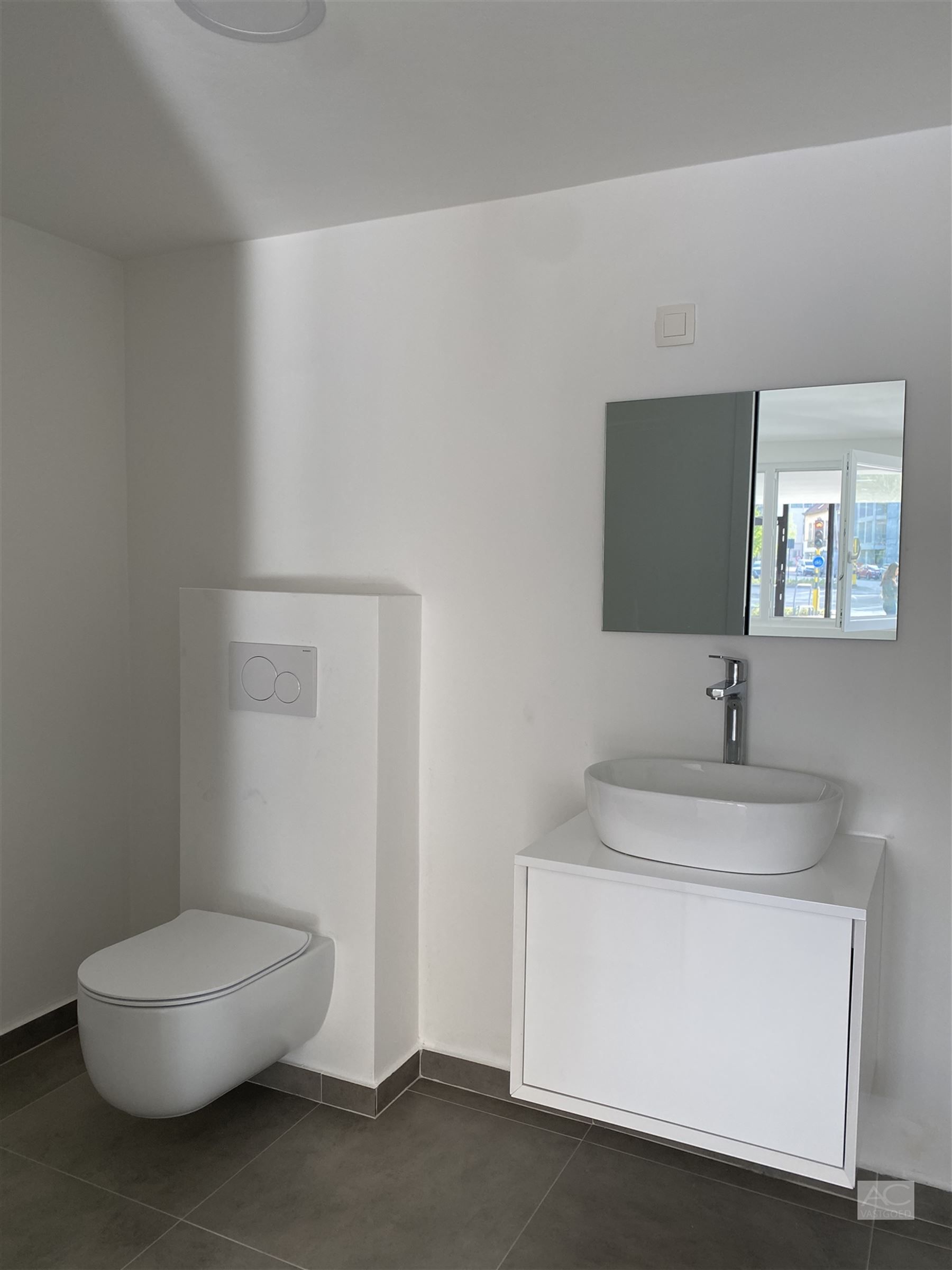 Commercieel handelspand in hartje Sint-Niklaas foto 12