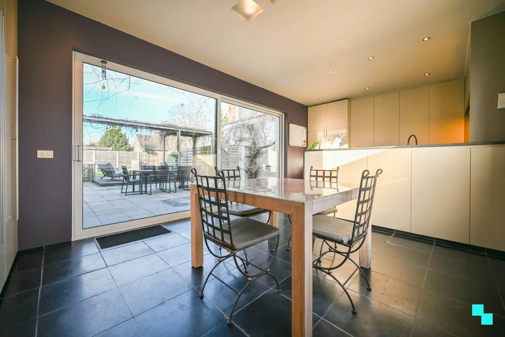 Karaktervolle woning met handelsruimte nabij het centrum van Izegem foto 17