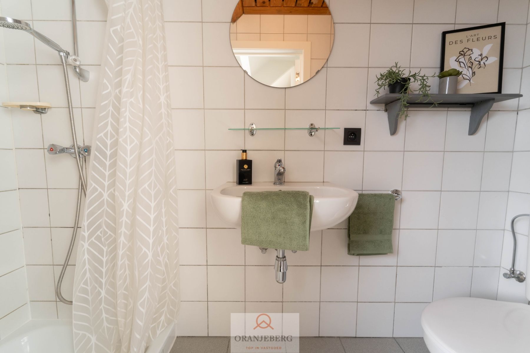 Lichtrijke studio met terras Sint-Amandsberg! foto 11