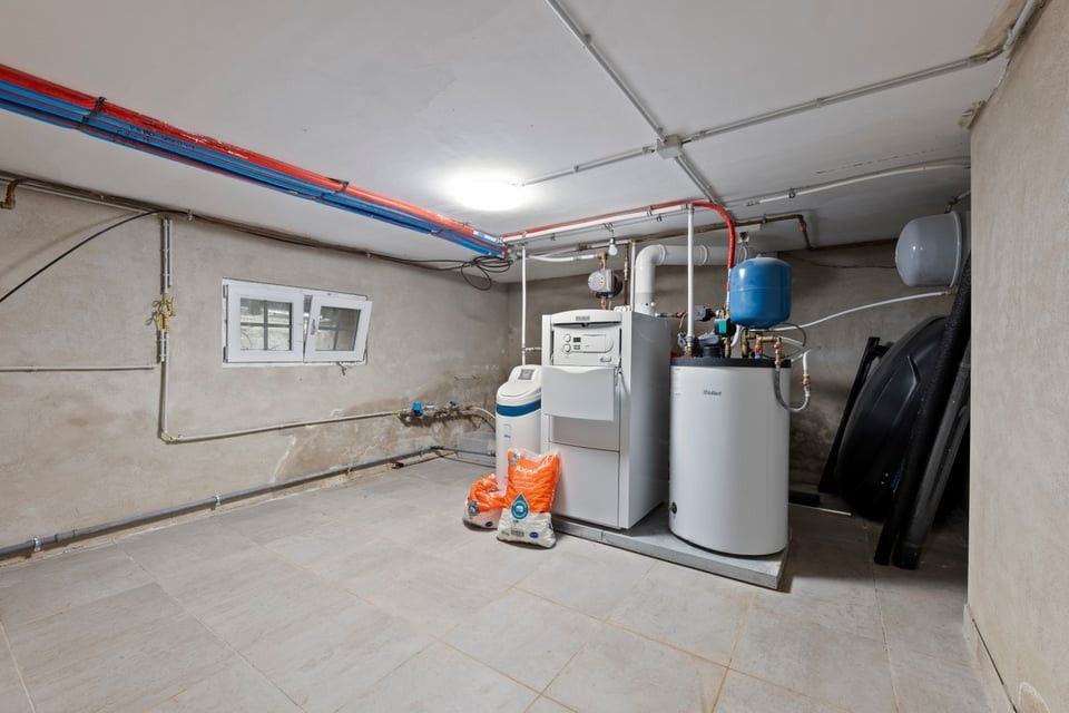 RUIME, GERENOVEERDE OPEN BEBOUWING MET 6 SLKS EN KNAPPE TUIN IN ALKEN foto 43