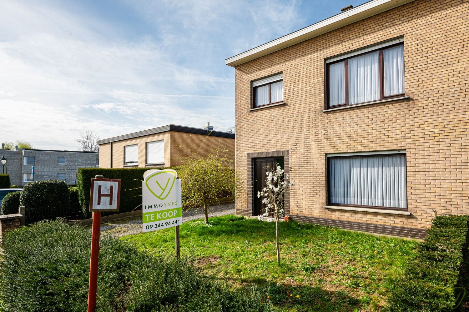 Op te frissen woning in een aangename en rustige woonwijk nabij het dorp van Bassevelde! foto 21