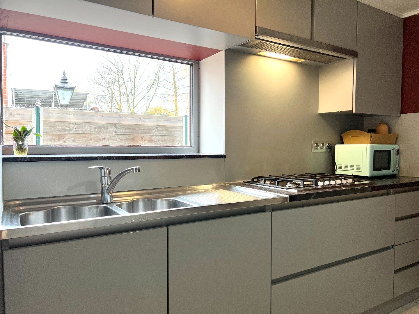 Charme troef in deze starterswoning te Wevelgem! foto 19