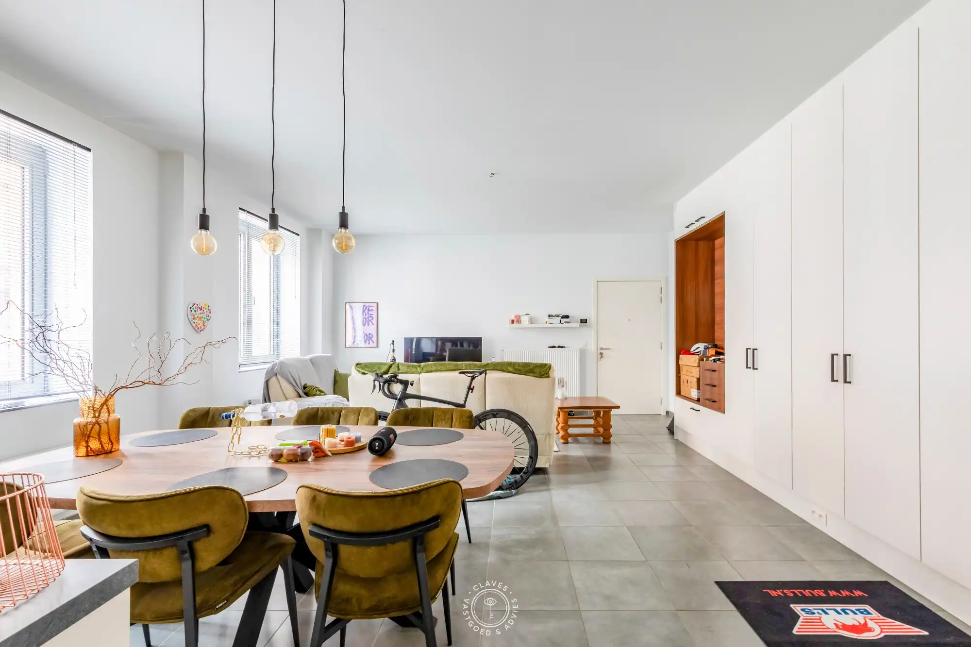 Aangenaam en instapklaar 1 slaapkamer appartement foto {{pictureIndex}}