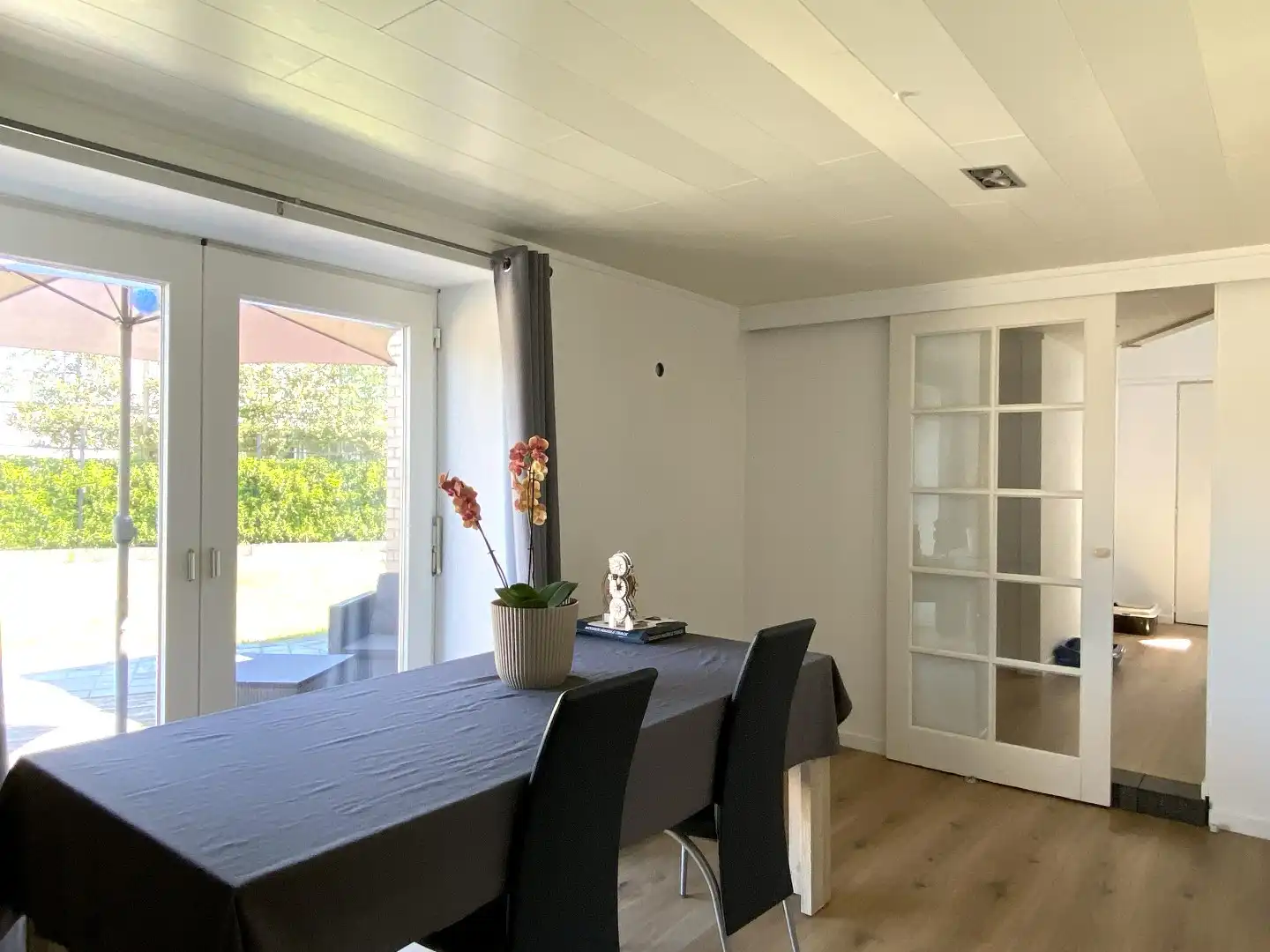 CHARMANTE ALLEENSTAANDE WONING MET 3 SLPKS EN TUIN  foto 6