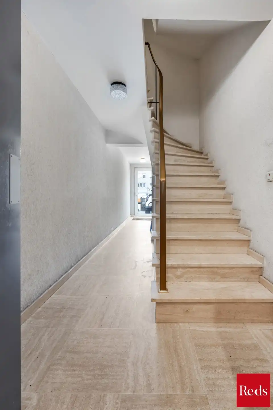 Opbrengsteigendom met 3 verhuurde appartementen nabij stad  foto 3