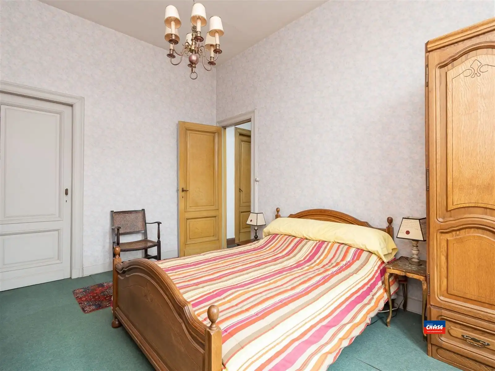 Handelshuis met 7 slaapkamers en tuin foto 17