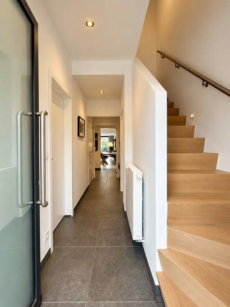 Stijlvolle en volledig gerenoveerde woning met gezellige tuin op toplocatie aan de Leuvense ring! foto 2