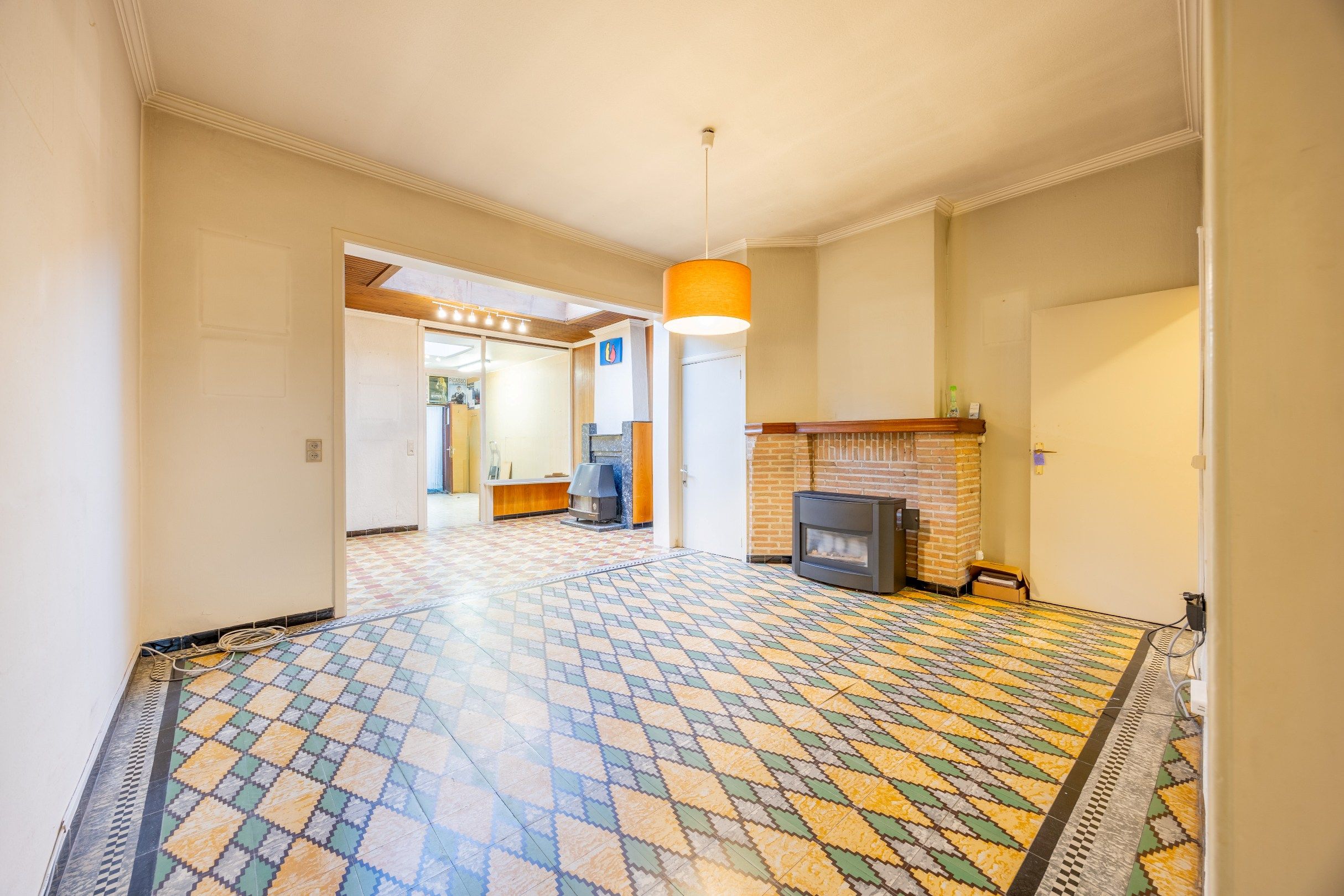 Gezinswoning met uitweg en garage foto 3