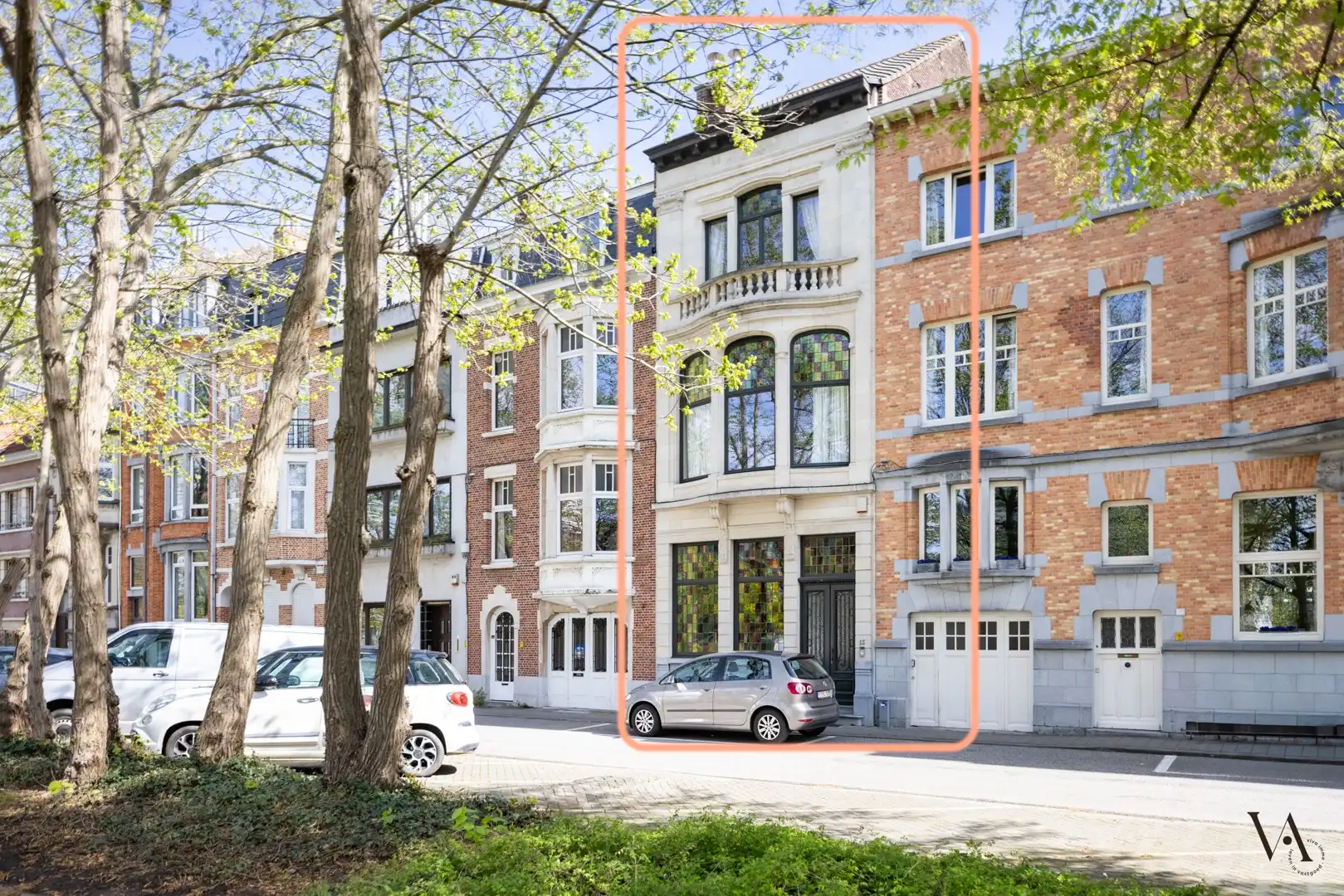 Prachtige herenwoning op topligging aan de Leuvense ring foto {{pictureIndex}}