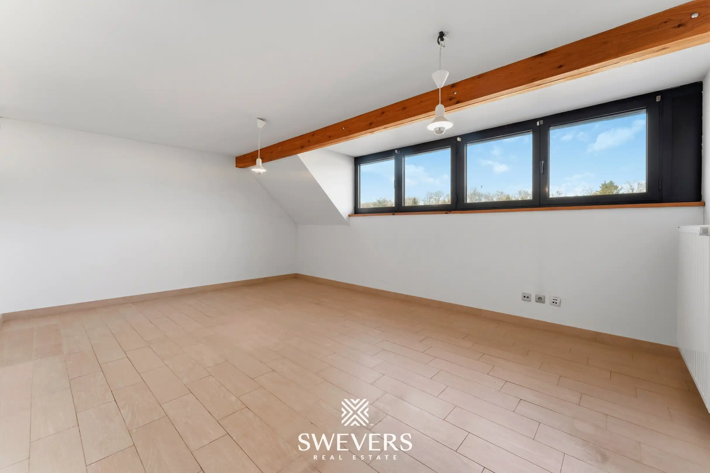 Verrassend ruime gezinswoning: 4 slaapkamers, garage, kelder & zolder foto 21