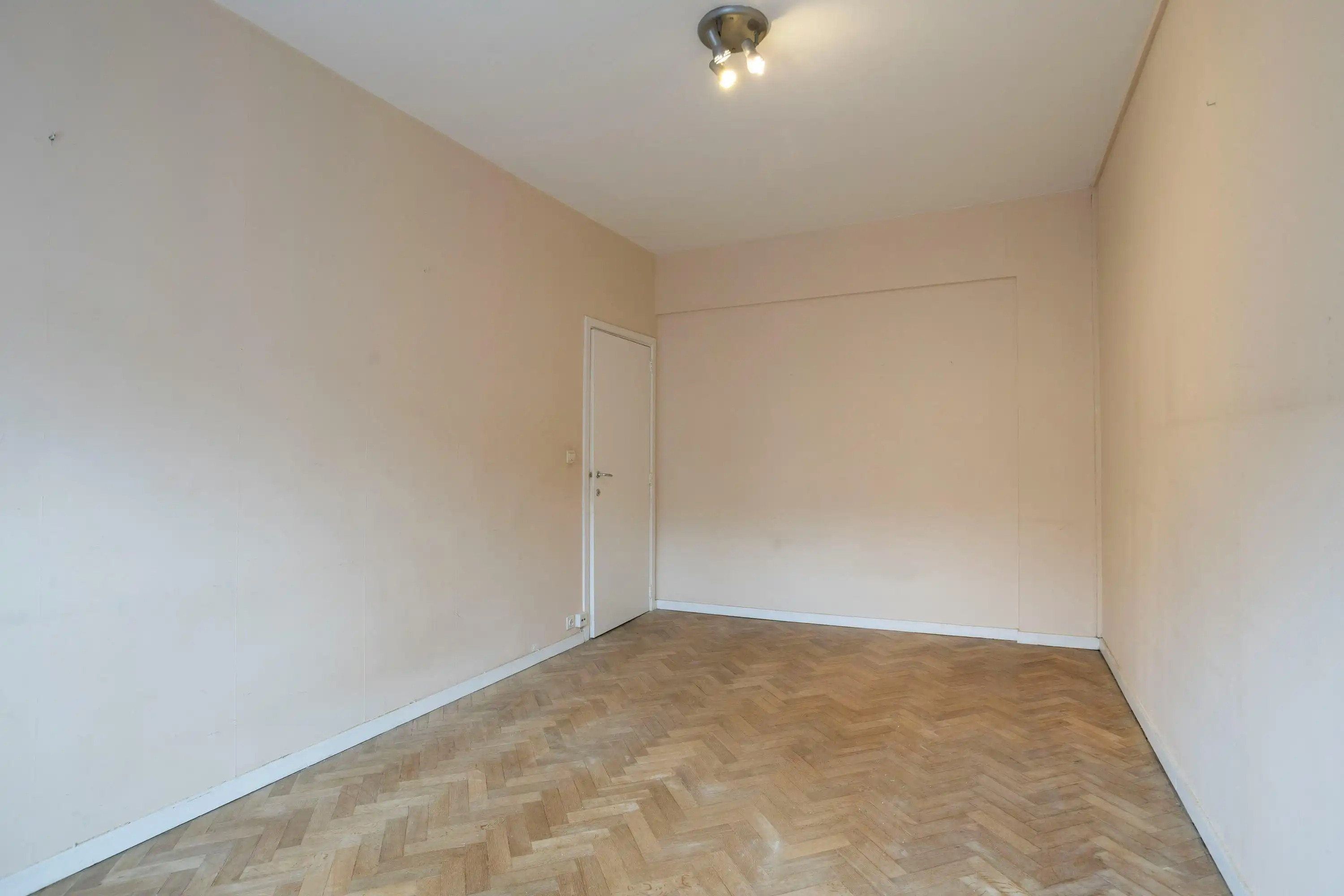 Appartement drie slaapkamers te koop in centrum Brussel foto 12