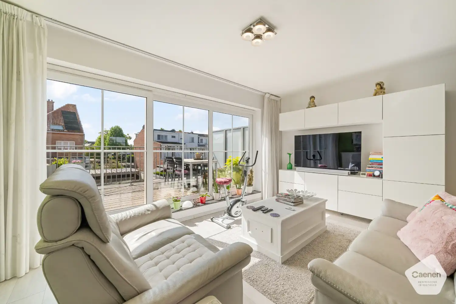 Modern duplexappartement met twee slaapkamers op uitstekende locatie foto {{pictureIndex}}